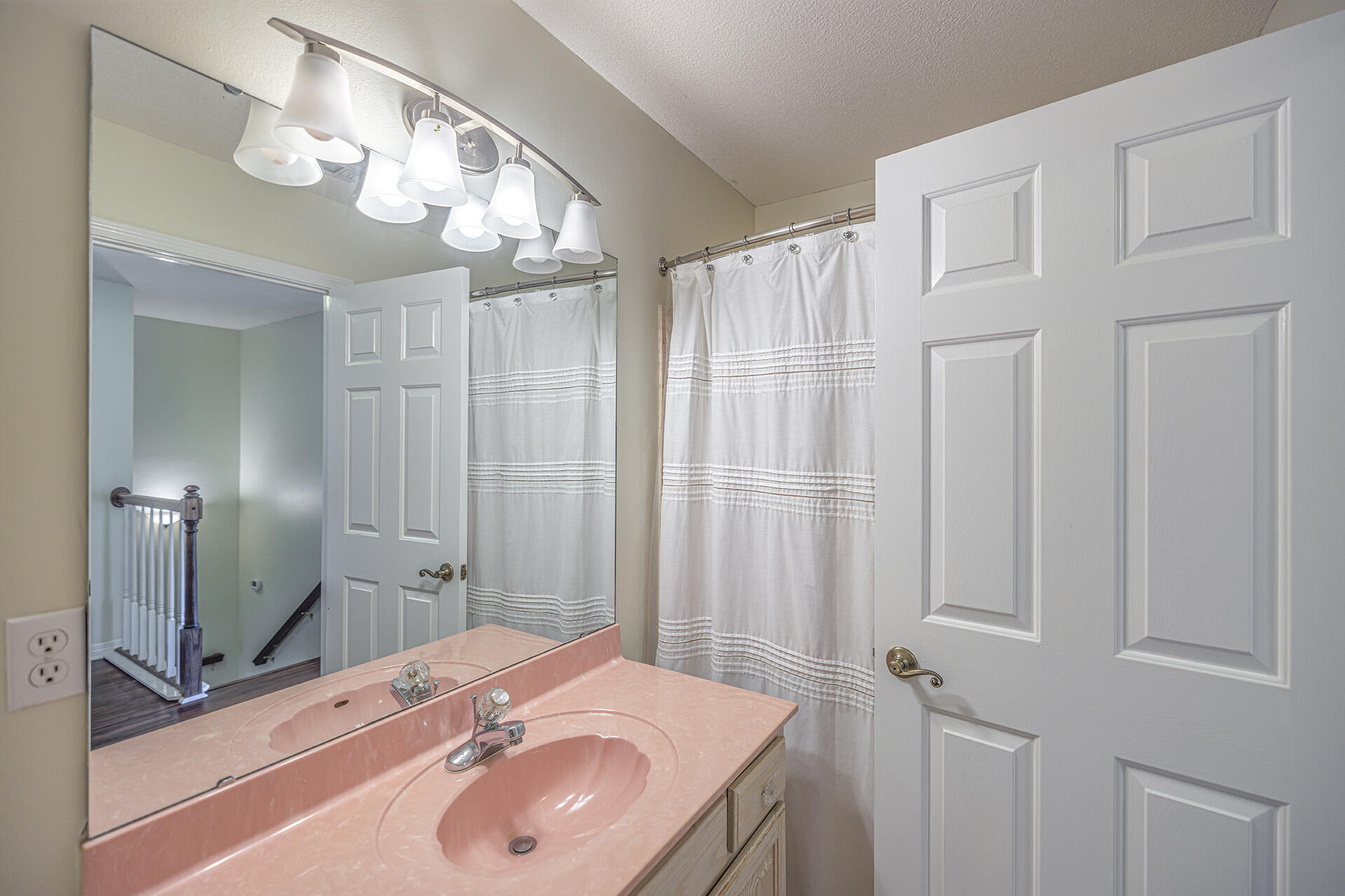 HIDDEN LAKES - Residential