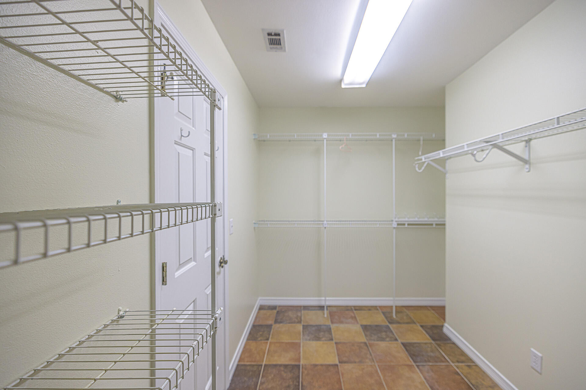 HIDDEN LAKES - Residential