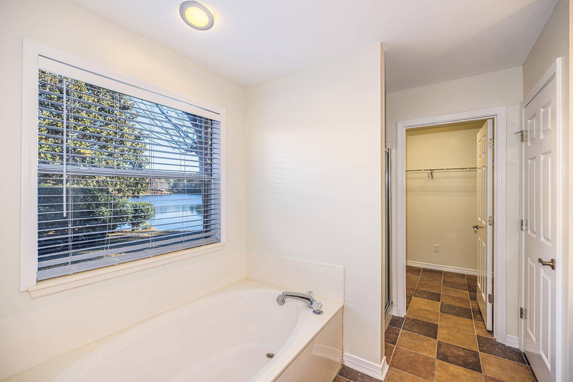 HIDDEN LAKES - Residential