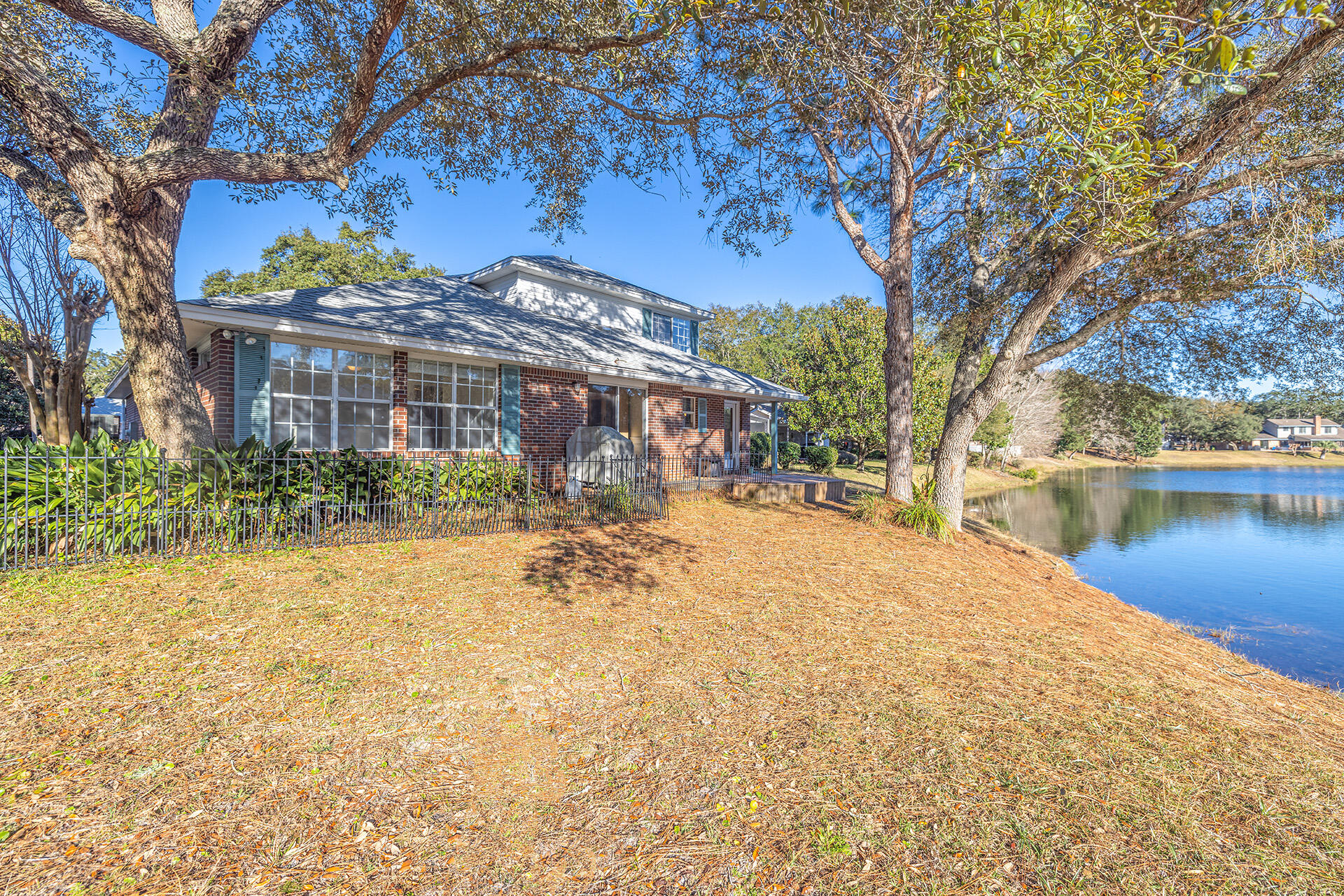 HIDDEN LAKES - Residential