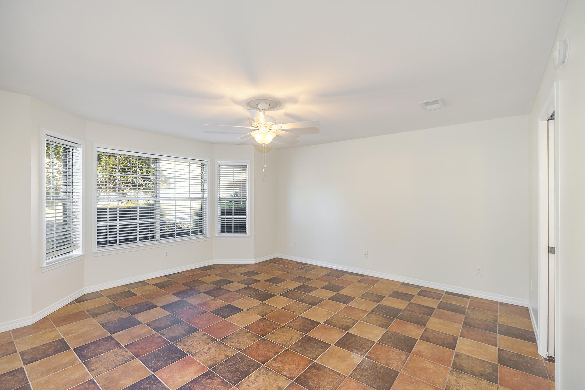 HIDDEN LAKES - Residential