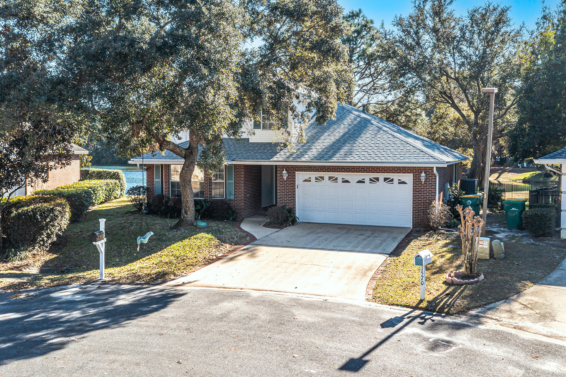 HIDDEN LAKES - Residential