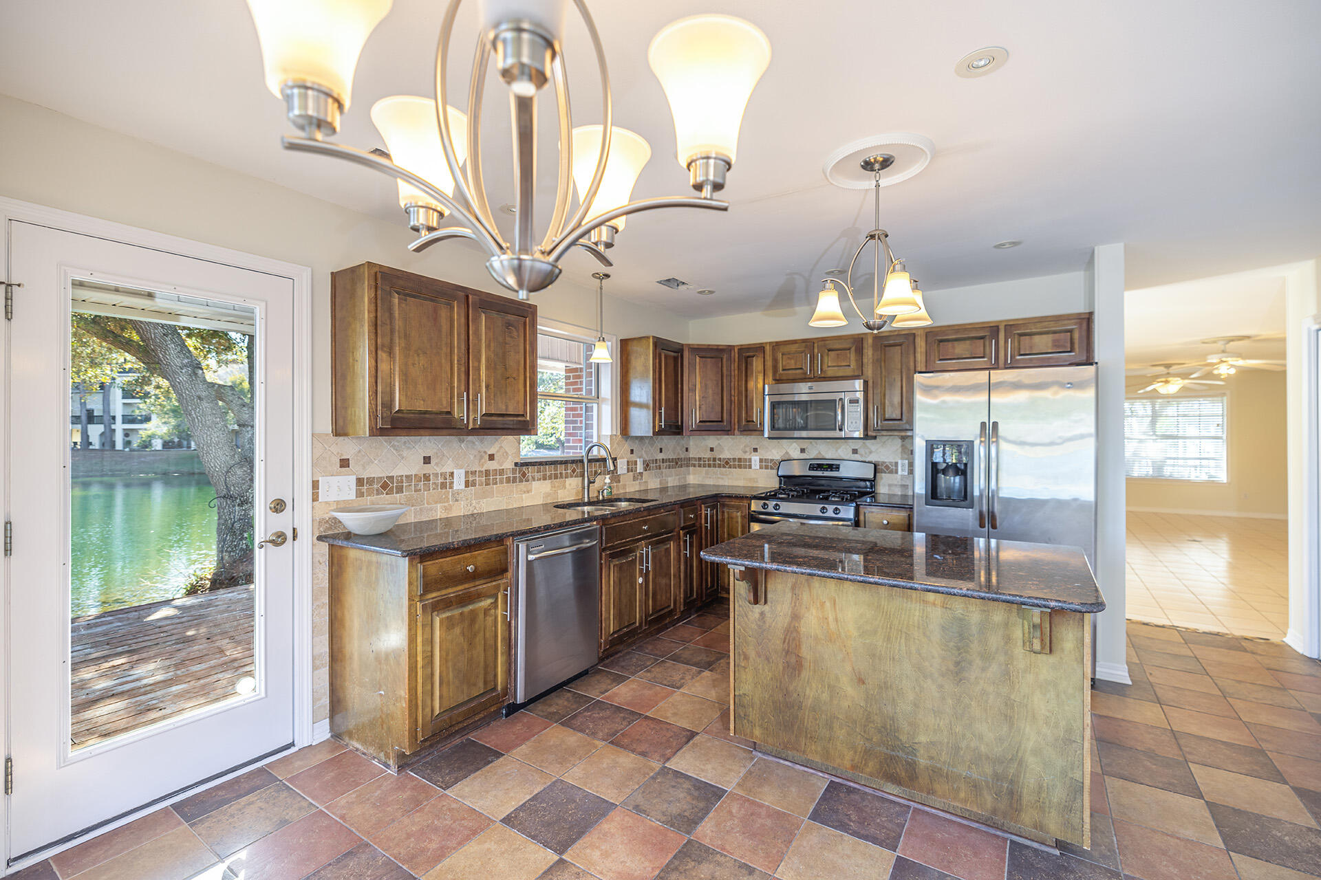 HIDDEN LAKES - Residential