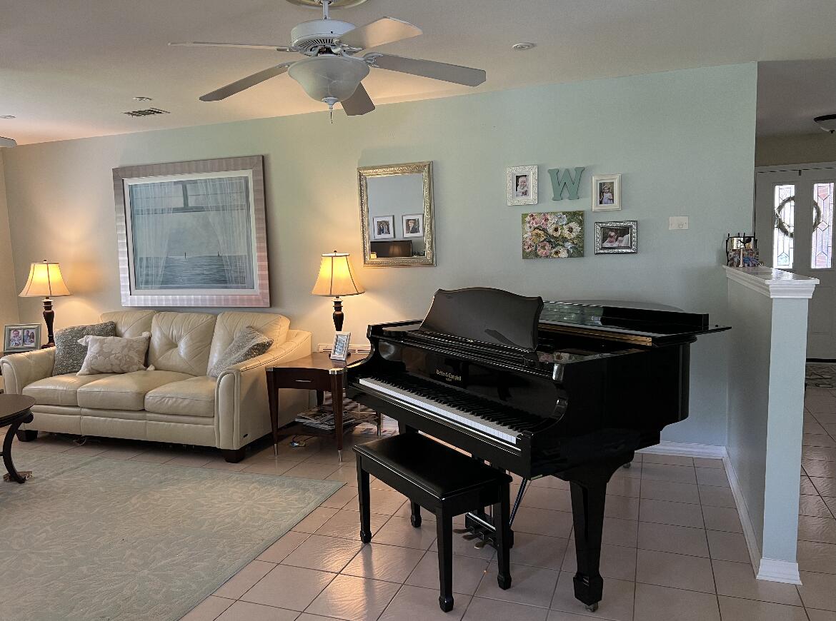 HIDDEN LAKES - Residential