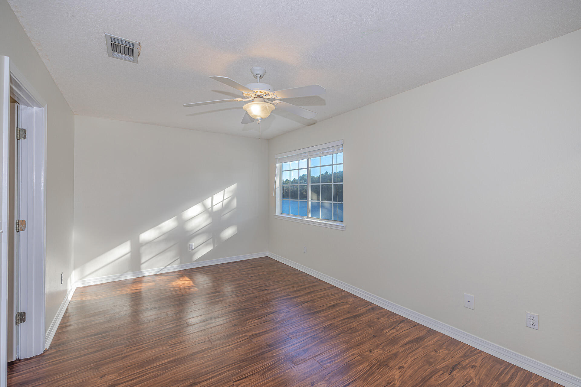 HIDDEN LAKES - Residential