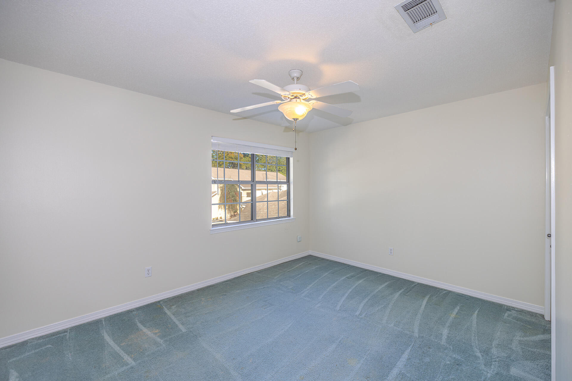 HIDDEN LAKES - Residential