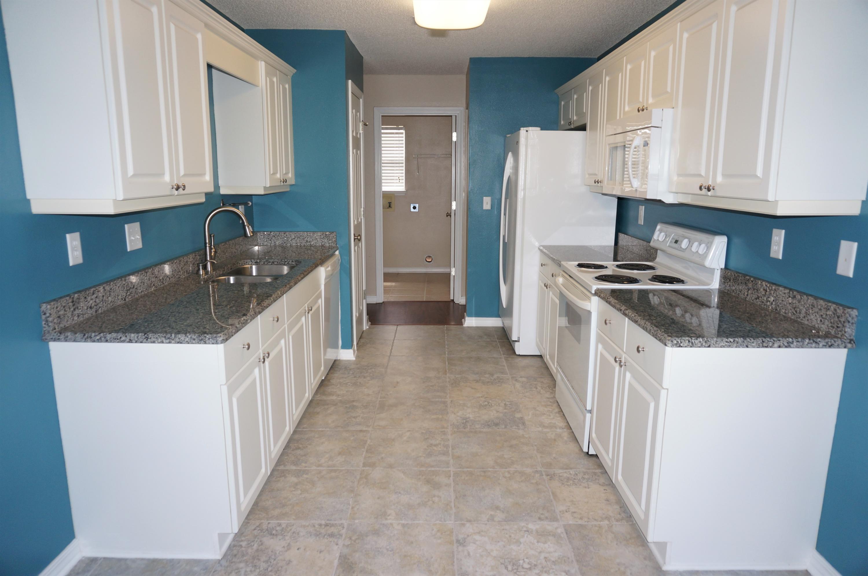 COUNTRYVIEW ESTATES 9TH ADDN - Residential