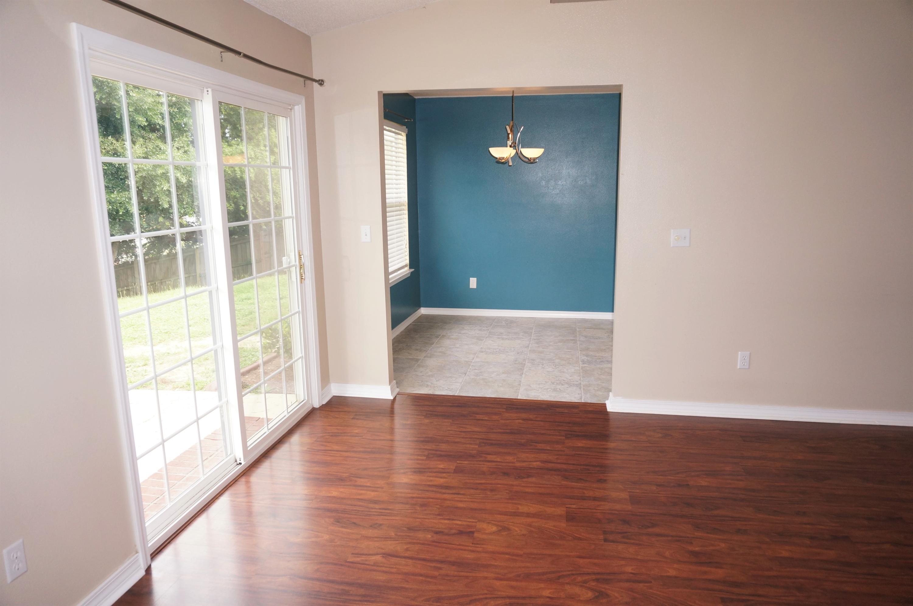 COUNTRYVIEW ESTATES 9TH ADDN - Residential