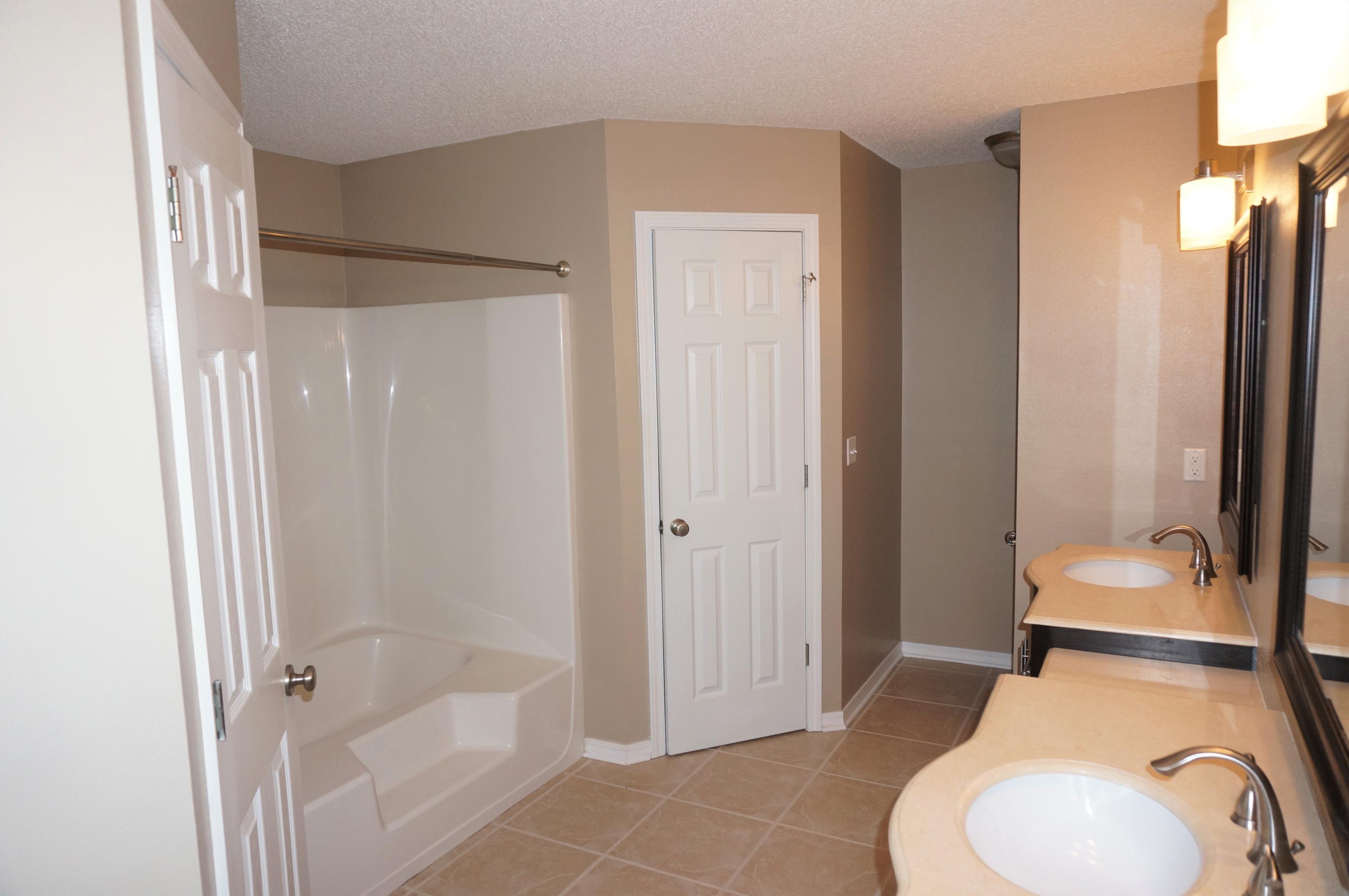 COUNTRYVIEW ESTATES 9TH ADDN - Residential