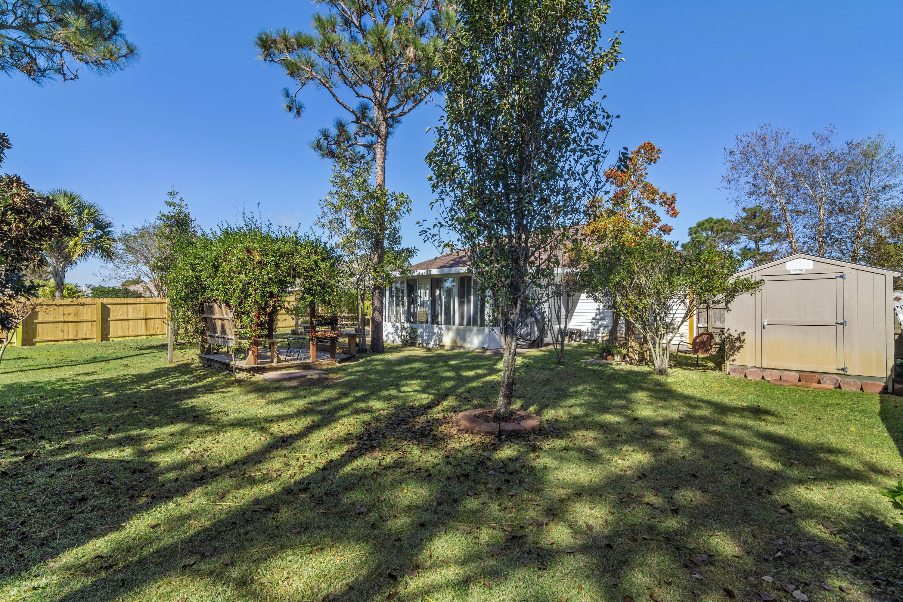 ASHBERRY WOODS - Residential