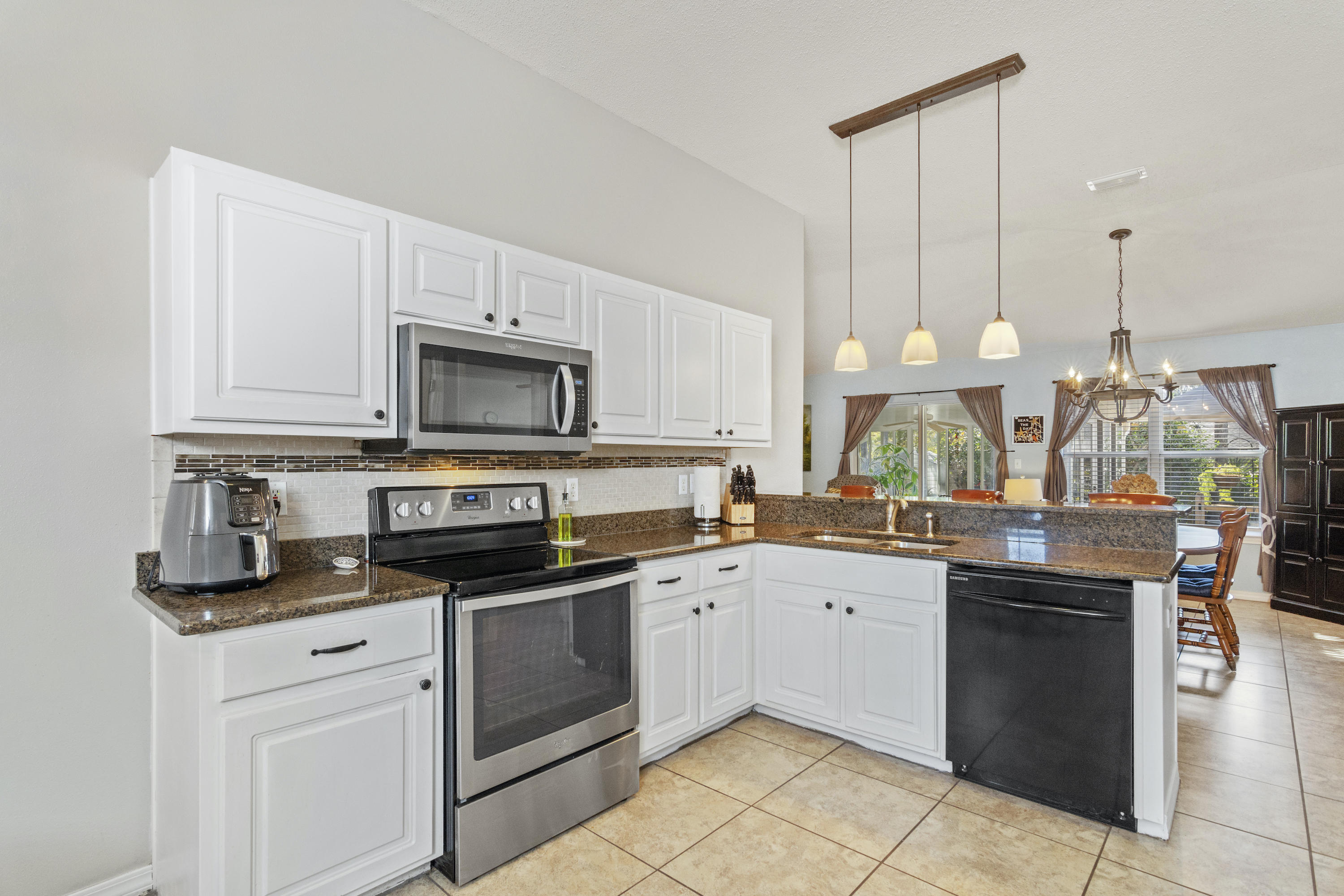 ASHBERRY WOODS - Residential