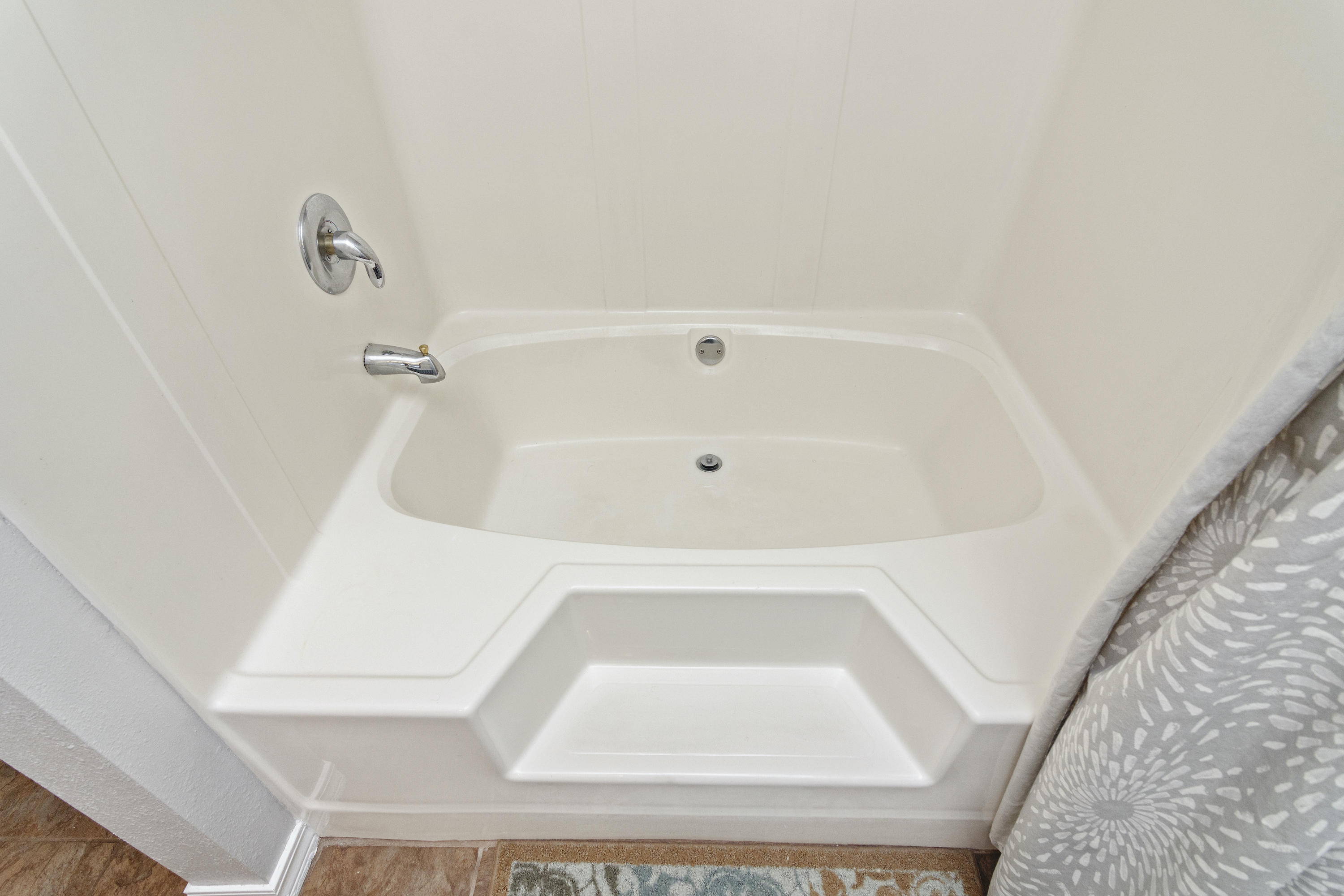 ASHBERRY WOODS - Residential