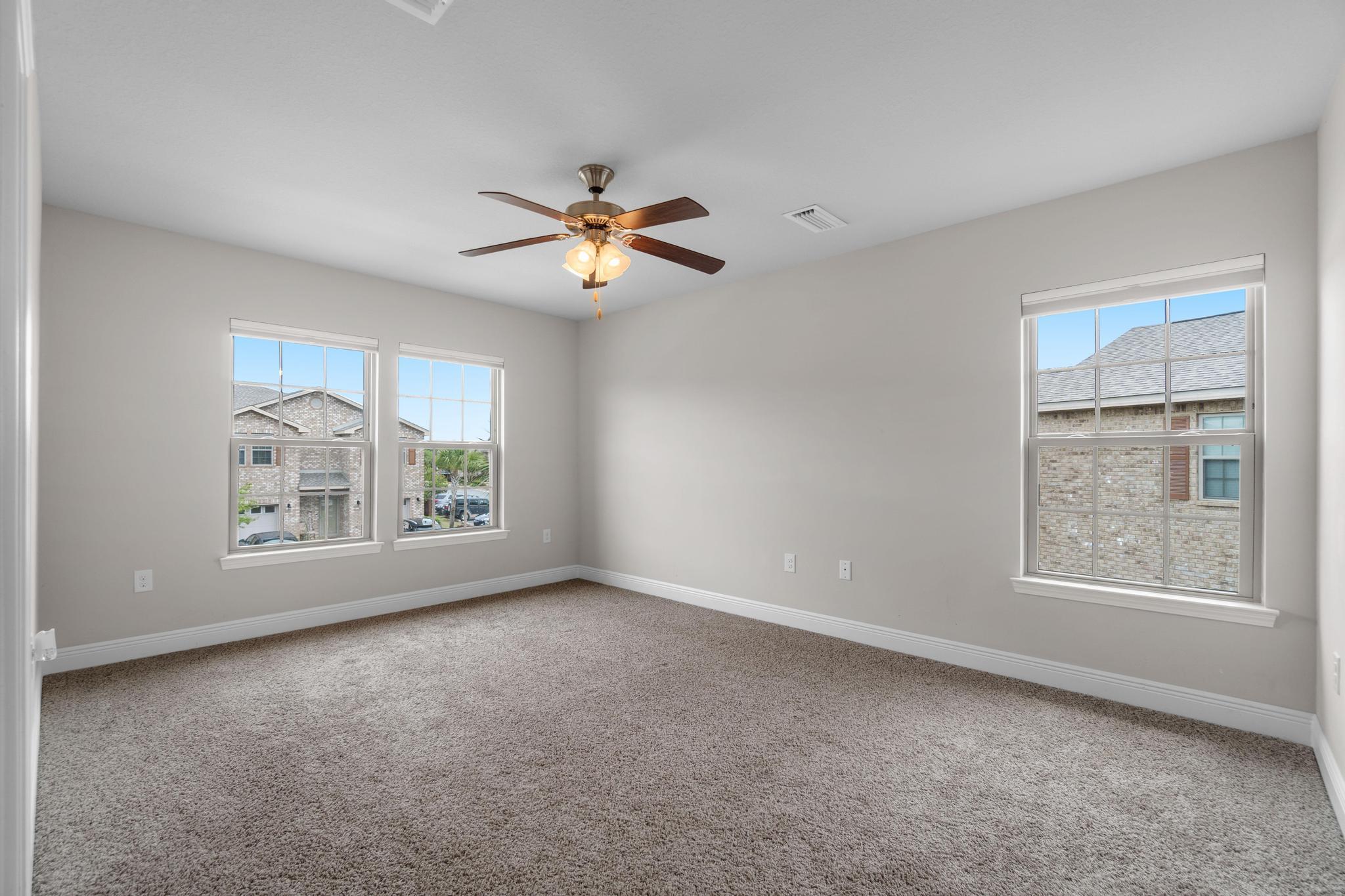 RESERVE POINTE - Residential