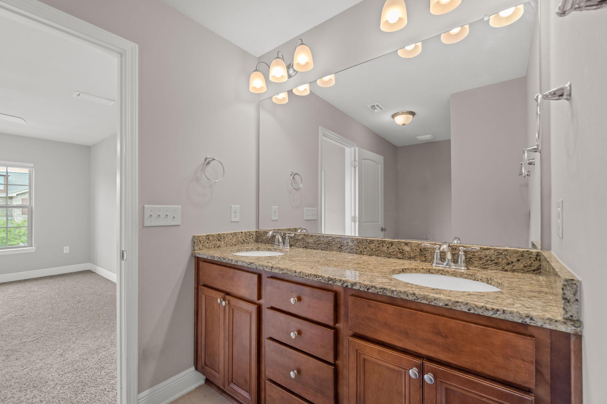 RESERVE POINTE - Residential