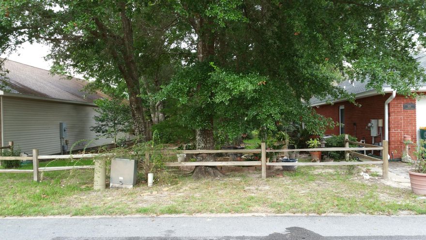 Rare find! One of the last remaining vacant lots in highly sought after Donlabrook Gardyns! Conveniently located across the street from FWB Medical Center, close to White Wilson, many physicians' offices and ancillary medical services. Don't let this rare opportunity pass you by!