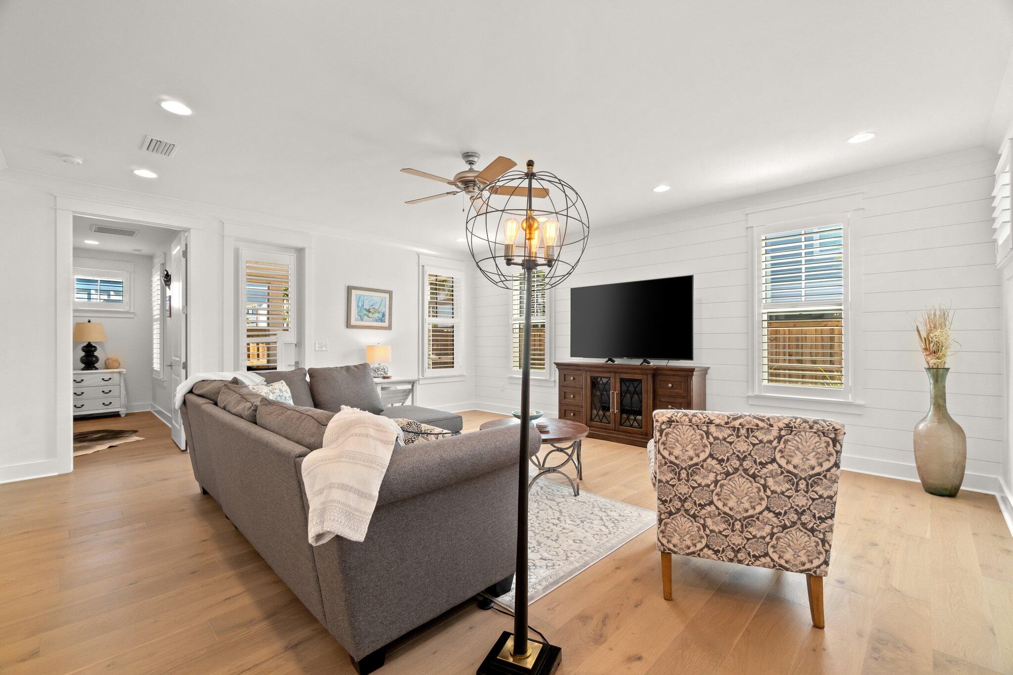 FRANGISTA BEACH 2ND ADDN - Residential