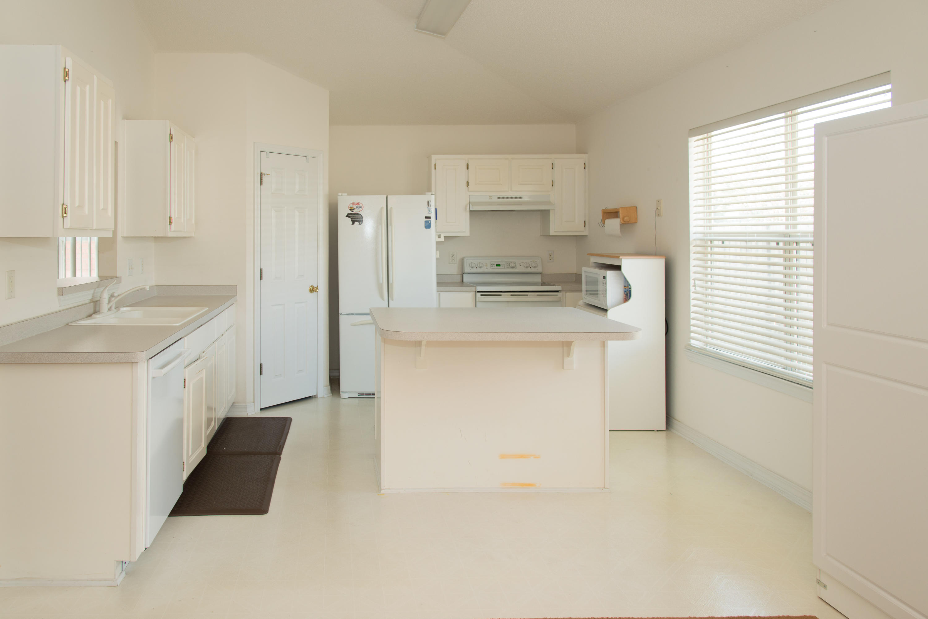 EMERALD VILLAGE S/D - Residential Lease