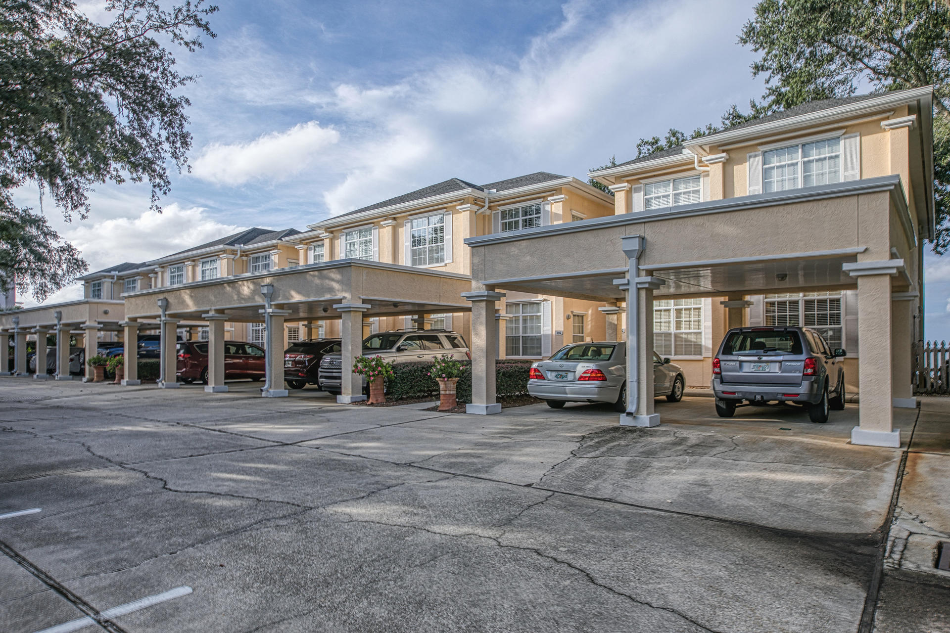 OAK HARBOUR CONDO - Residential