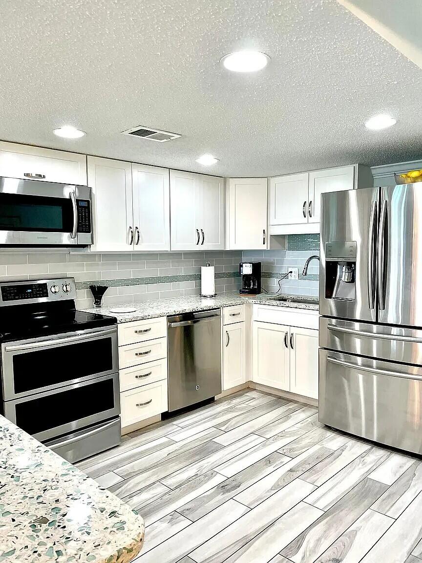 VALENCIA CONDO - Residential Lease