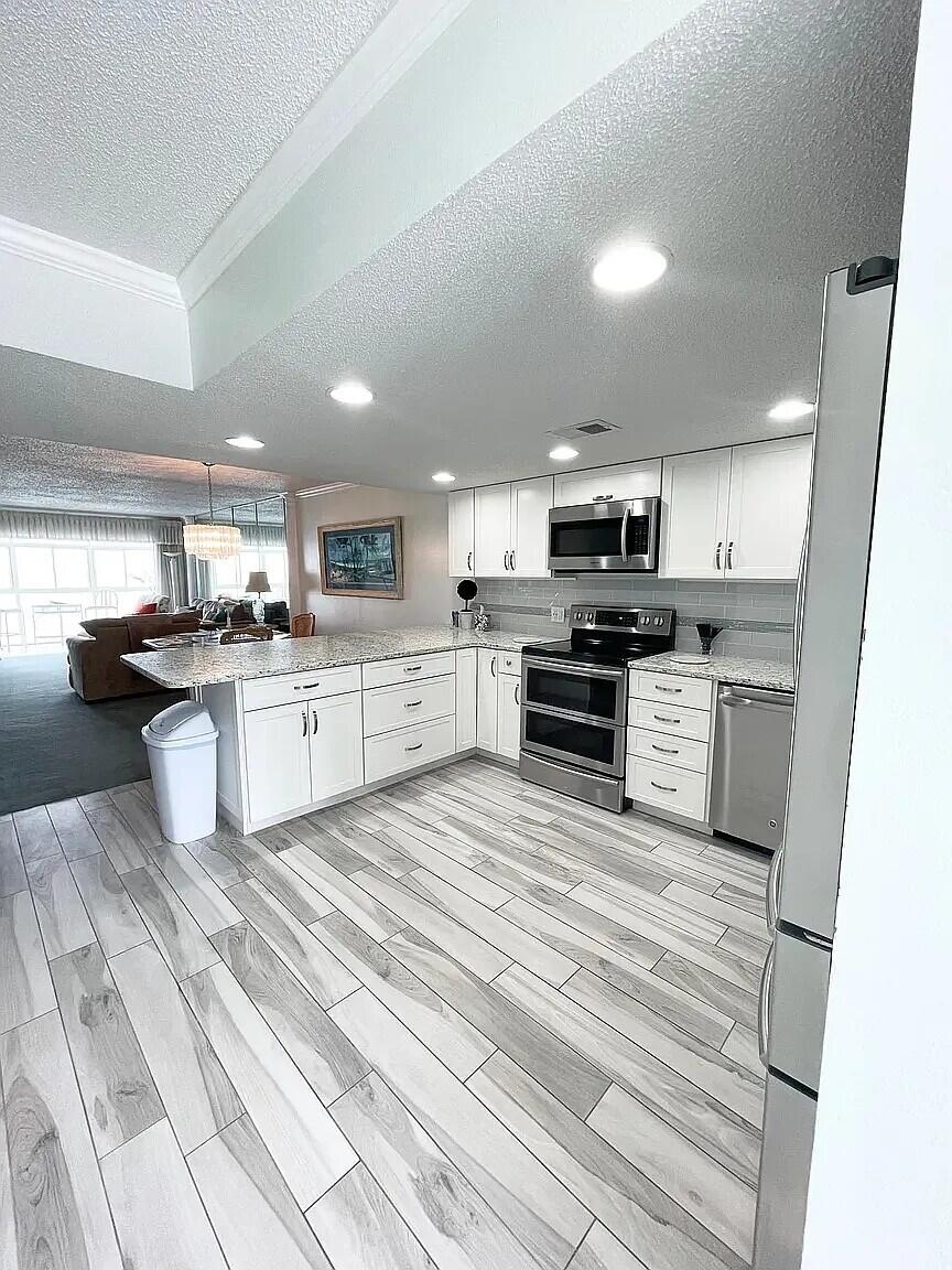 VALENCIA CONDO - Residential Lease