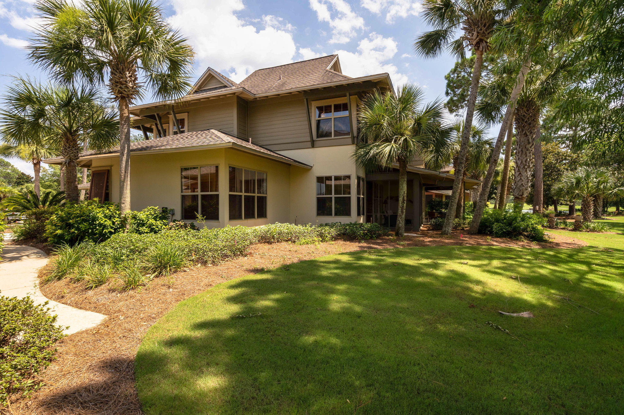 MAGNOLIA BAY - Residential