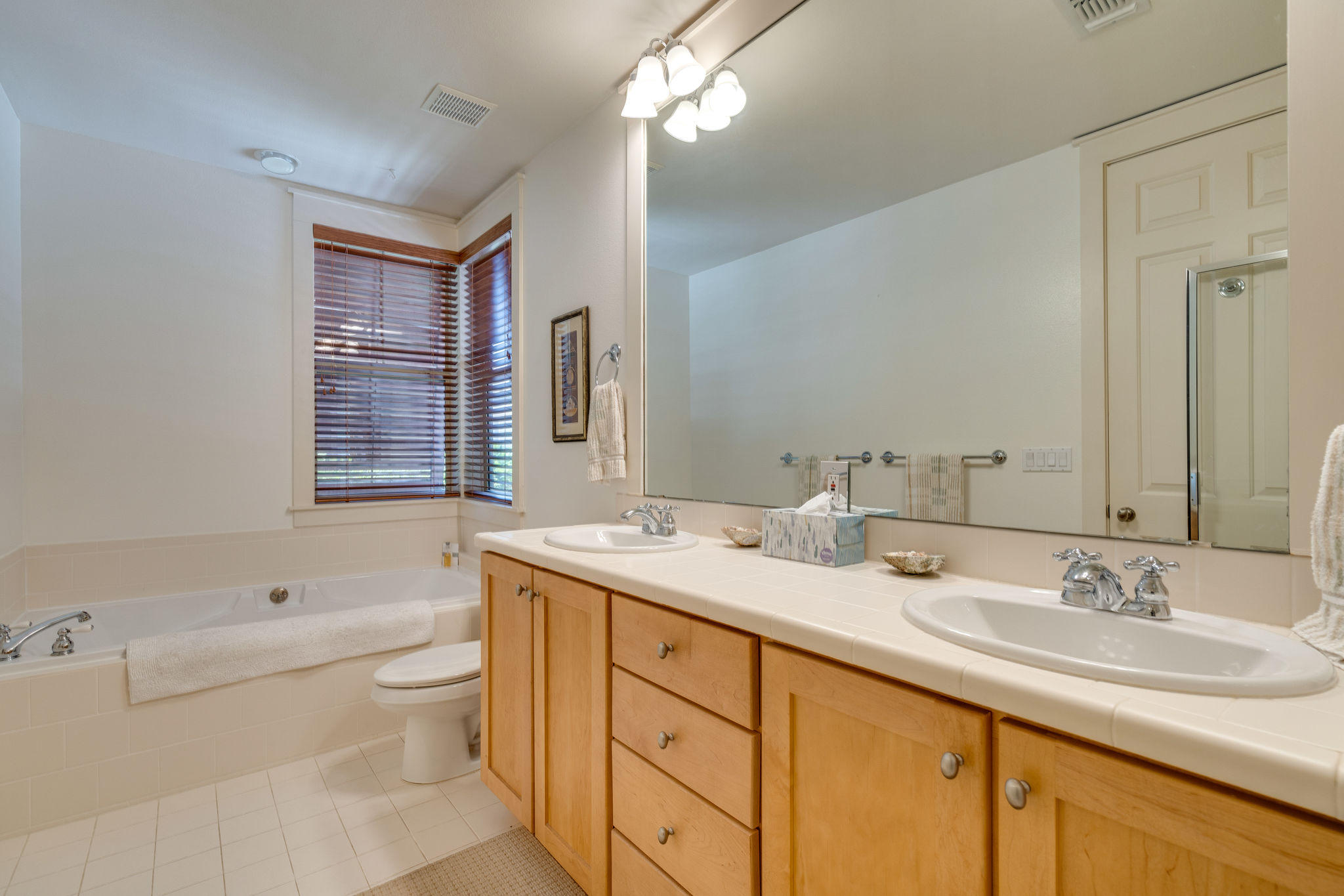 MAGNOLIA BAY - Residential