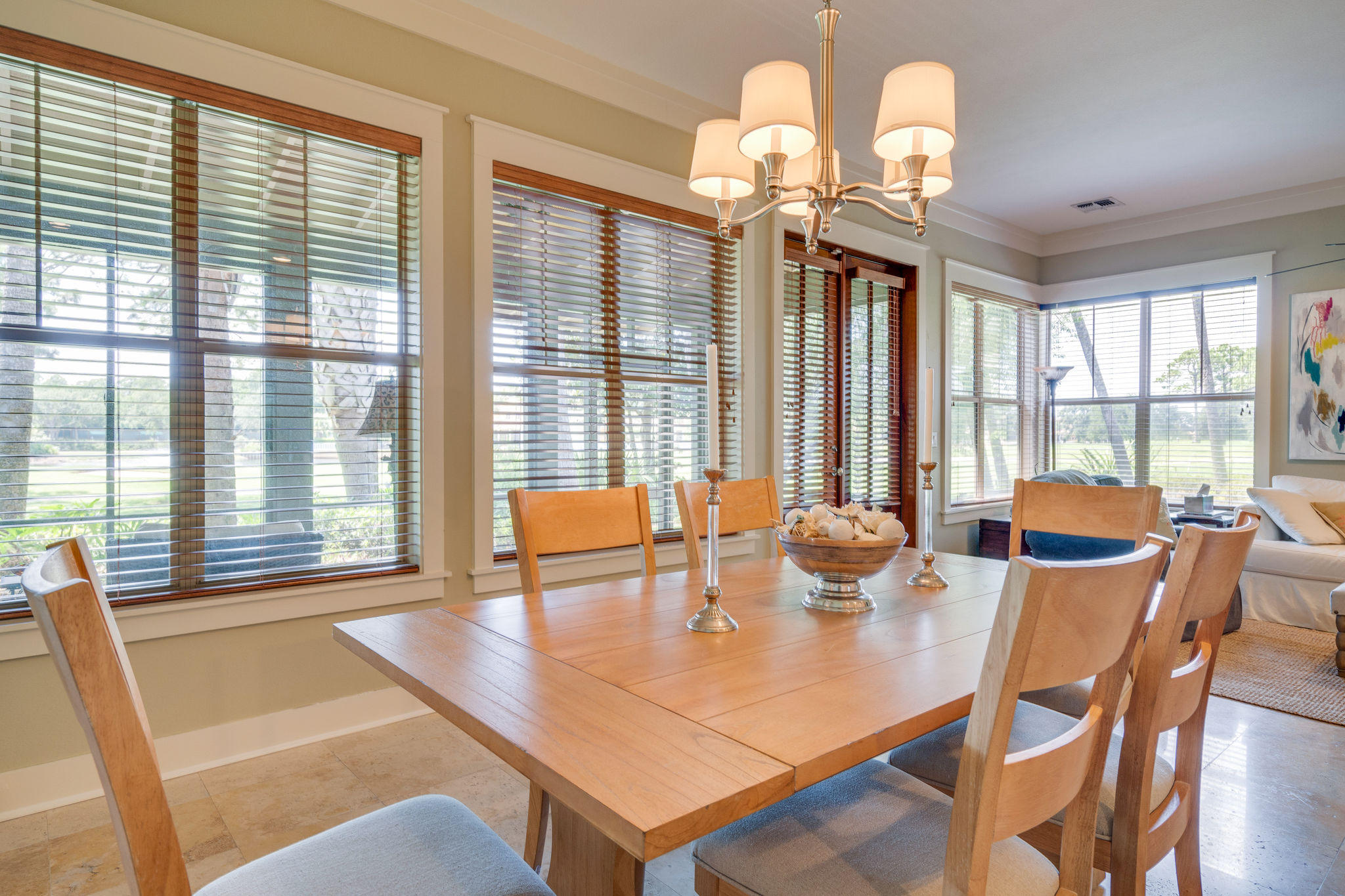 MAGNOLIA BAY - Residential