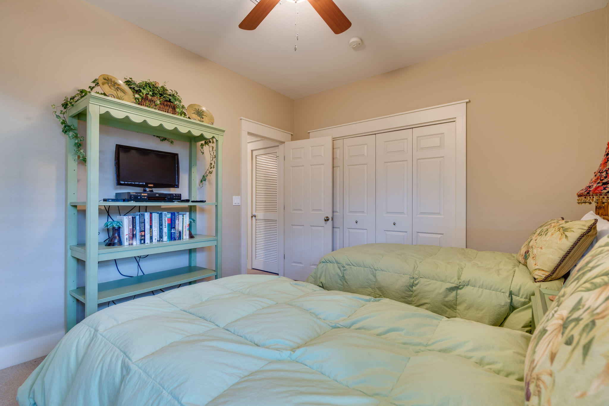 MAGNOLIA BAY - Residential