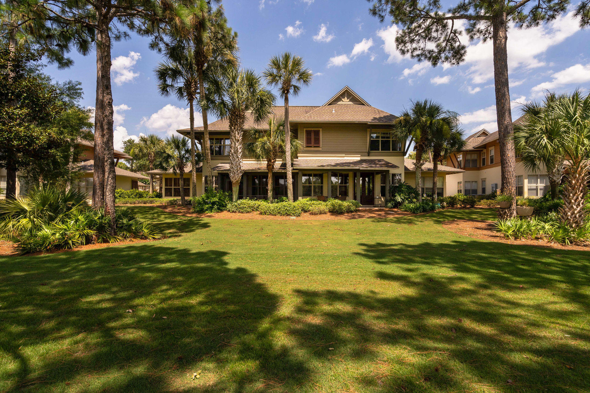 MAGNOLIA BAY - Residential