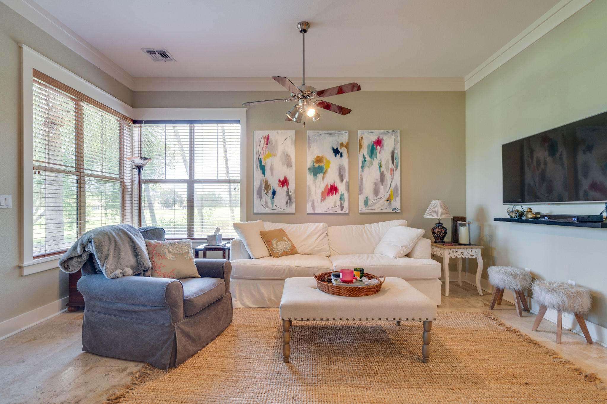 MAGNOLIA BAY - Residential