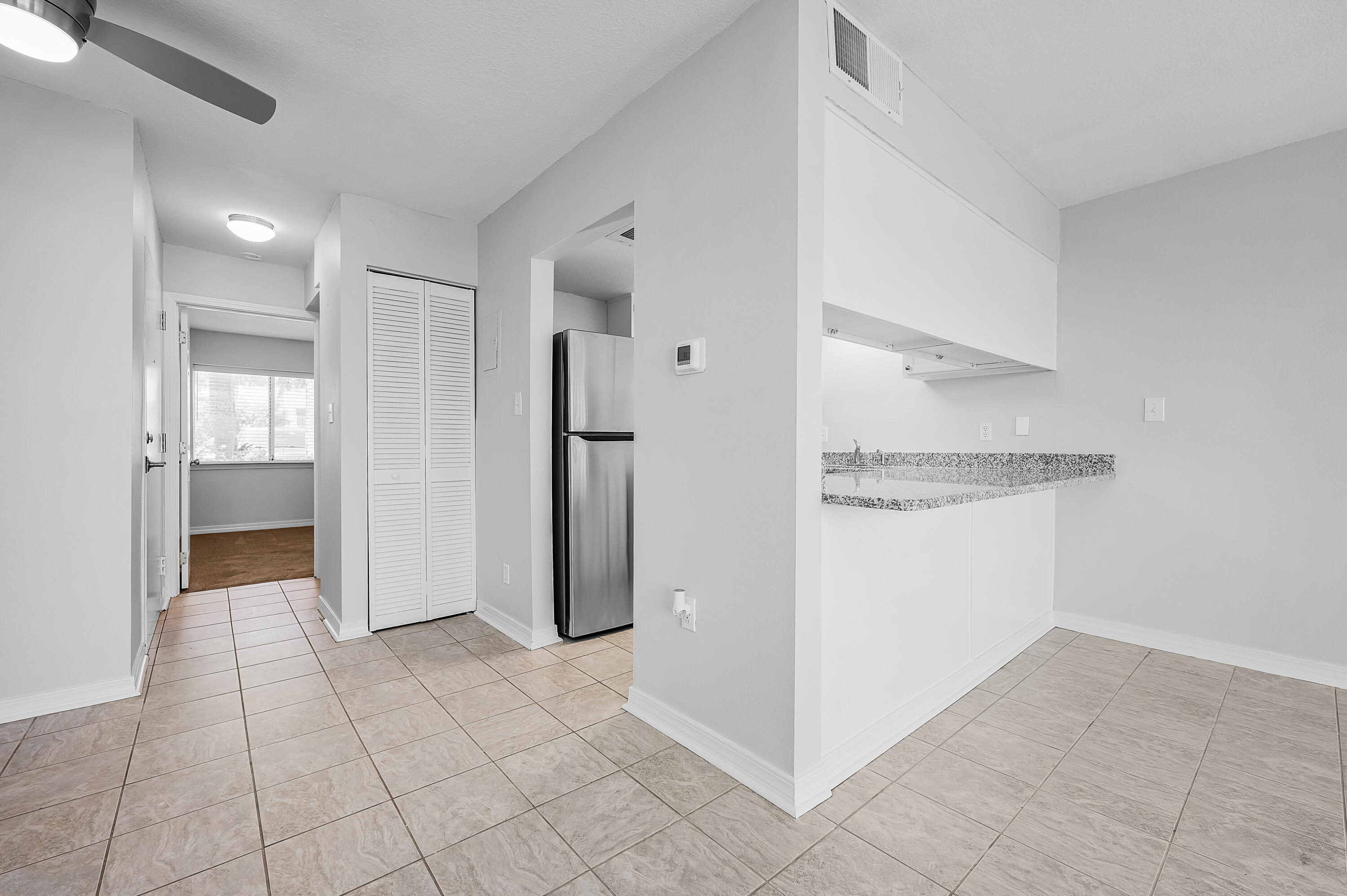 FINISTERRA CONDO - Residential