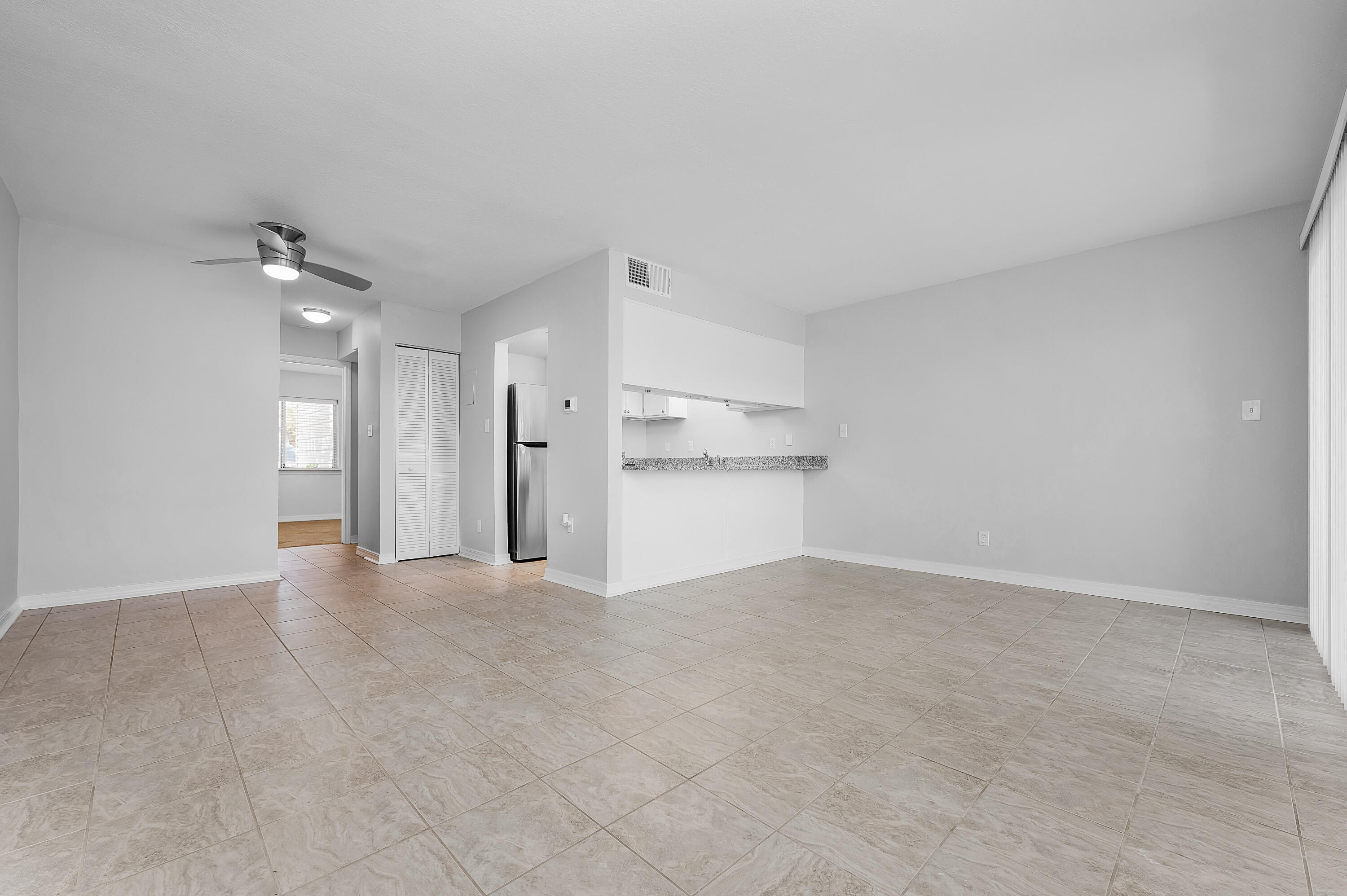 FINISTERRA CONDO - Residential