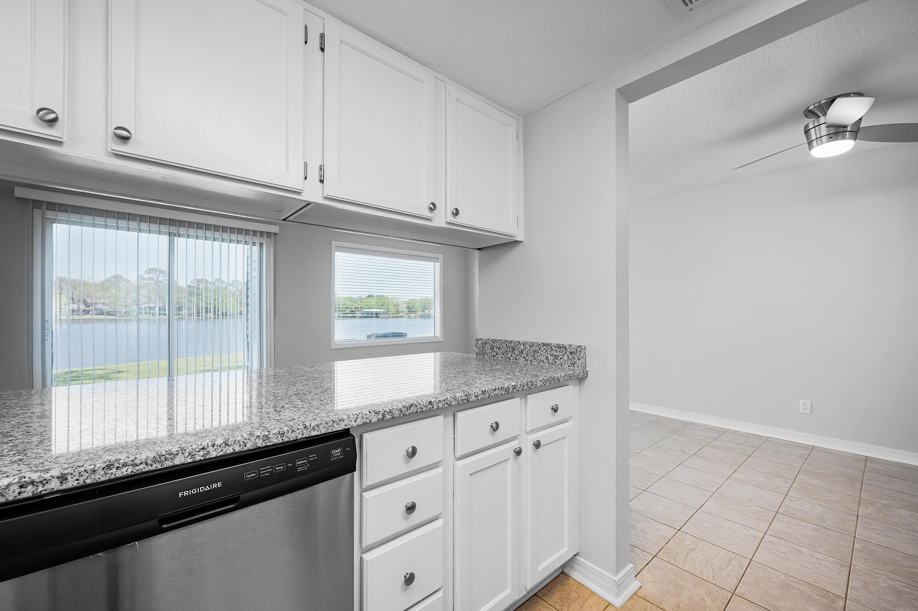 FINISTERRA CONDO - Residential