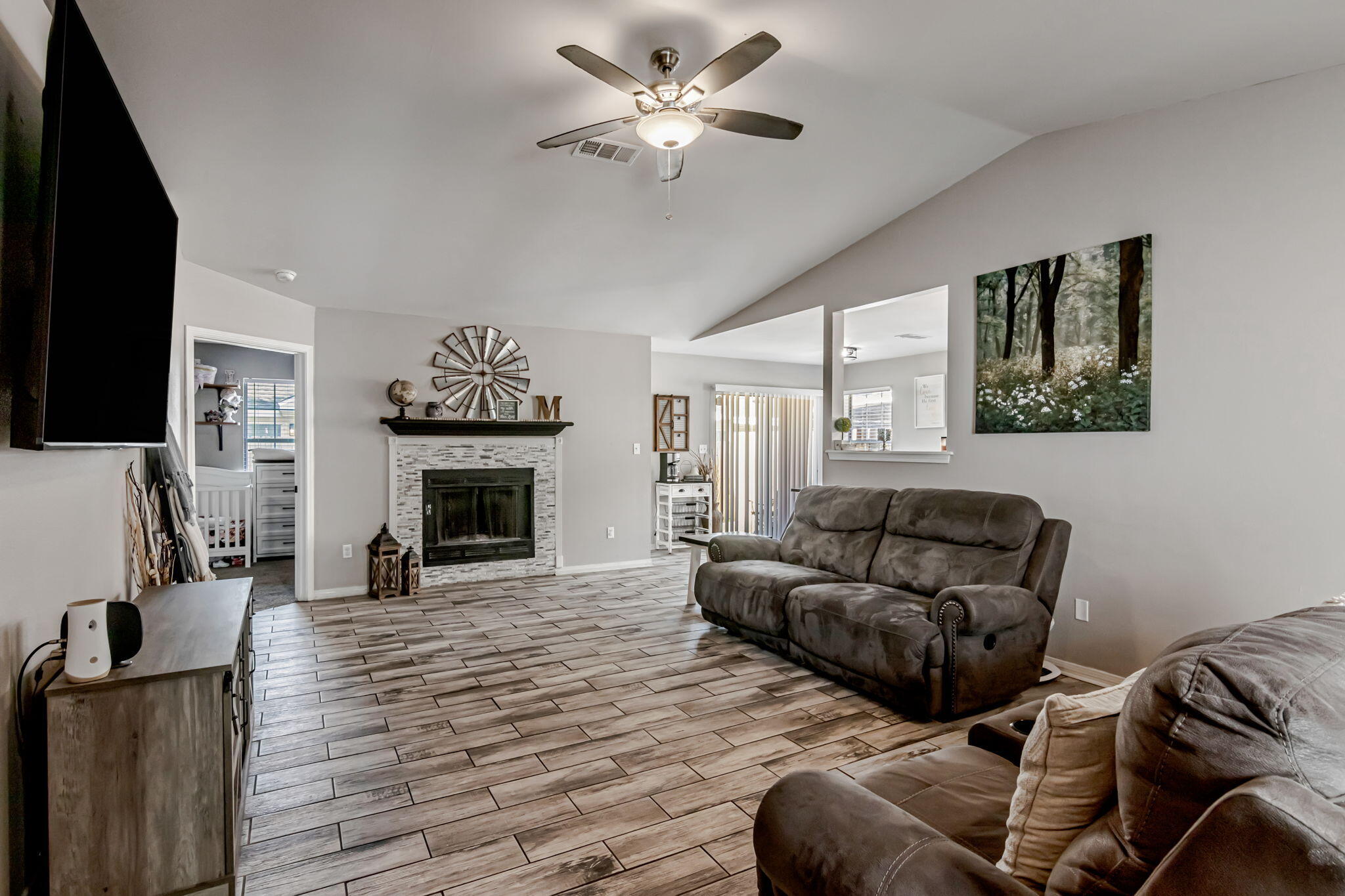 EMERALD ESTATES - Residential