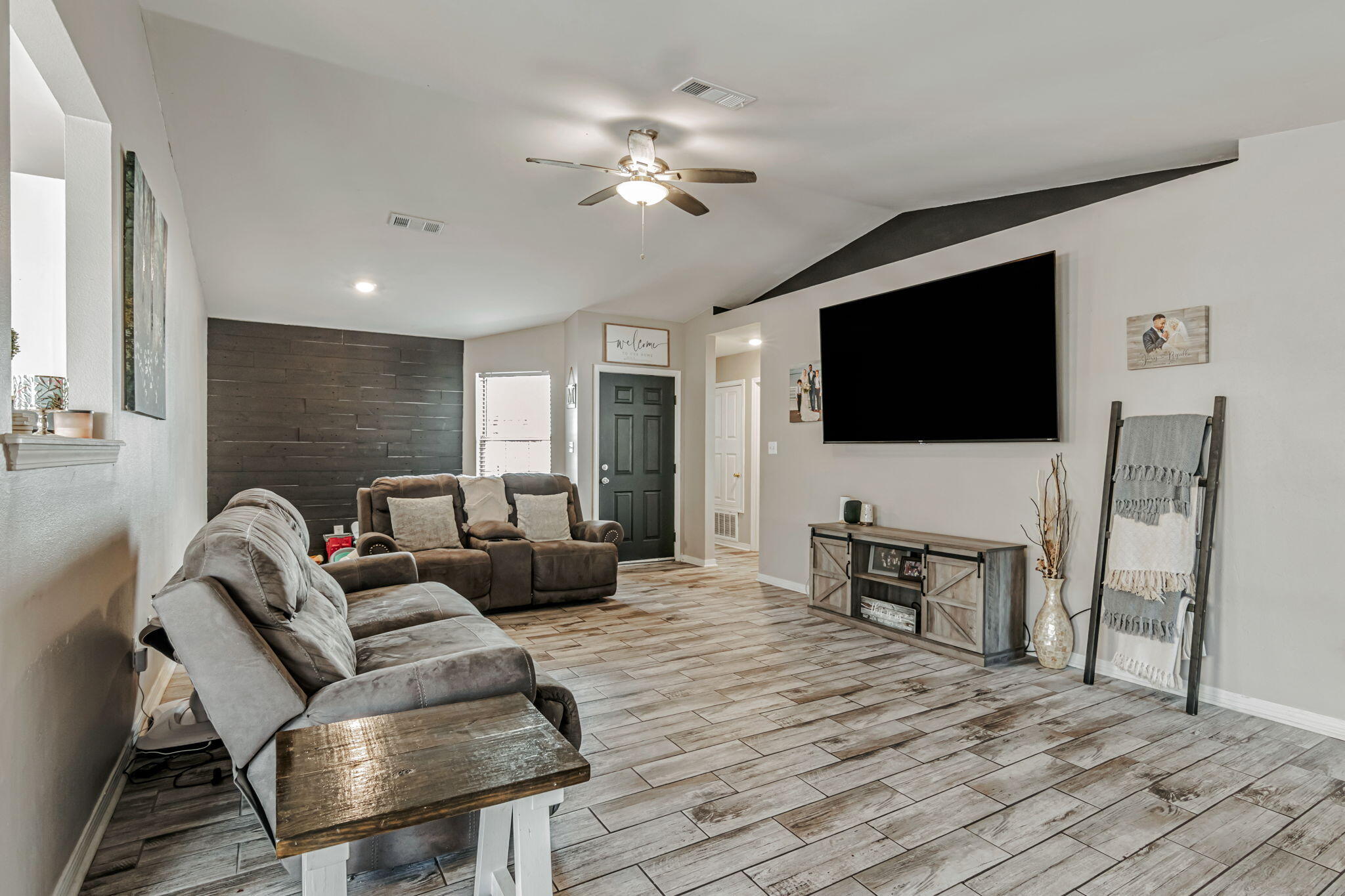 EMERALD ESTATES - Residential