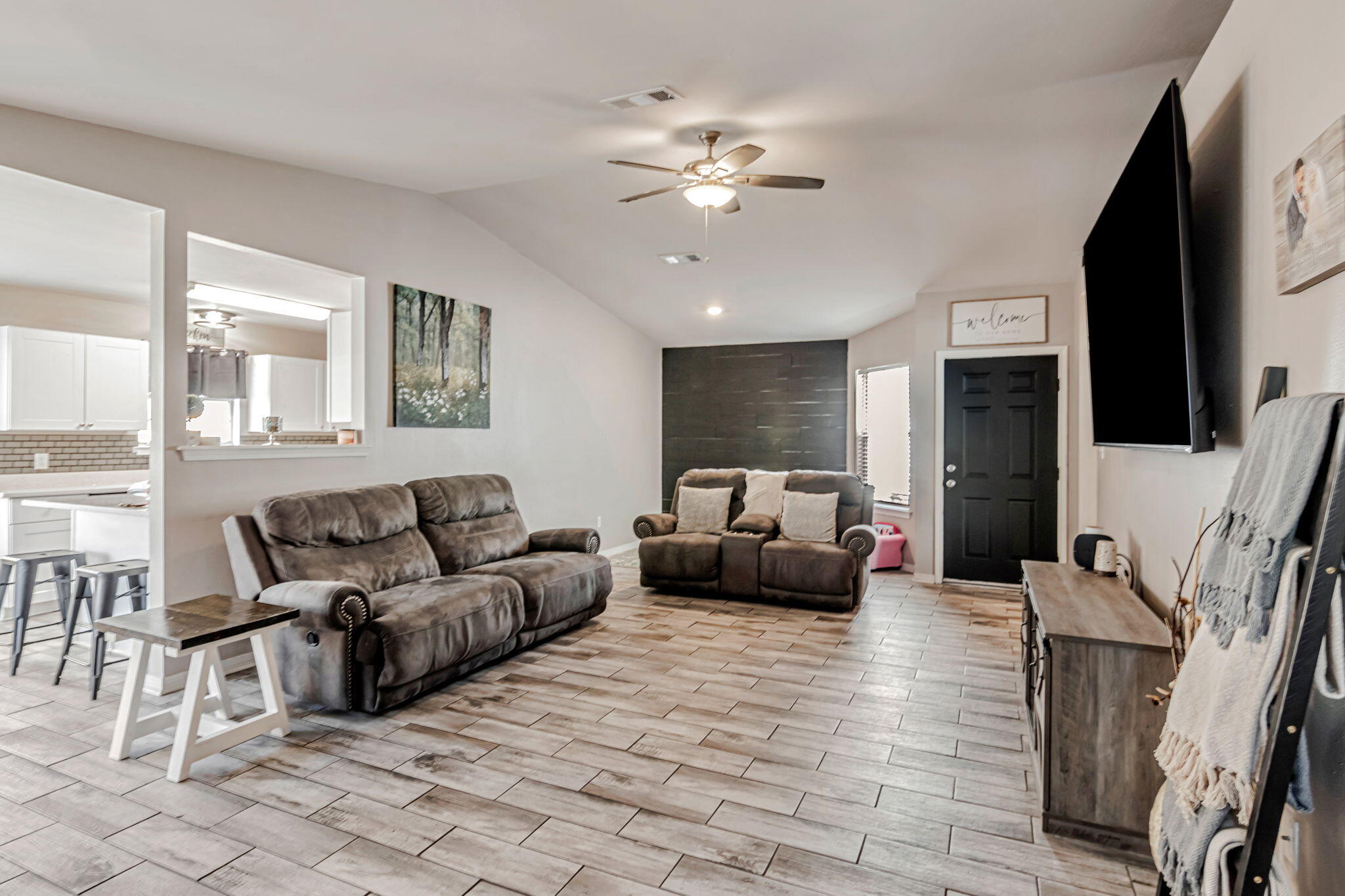 EMERALD ESTATES - Residential