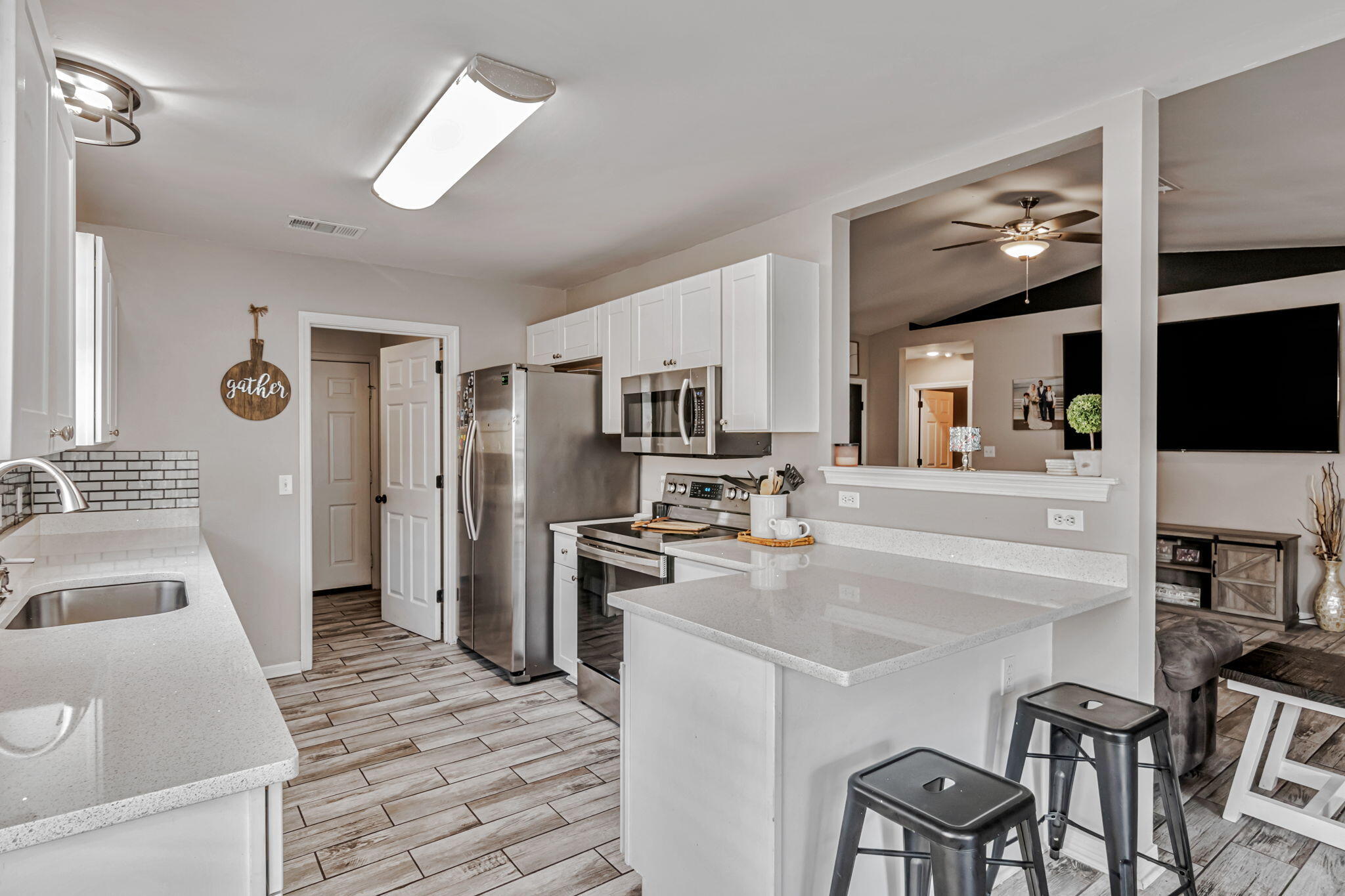 EMERALD ESTATES - Residential
