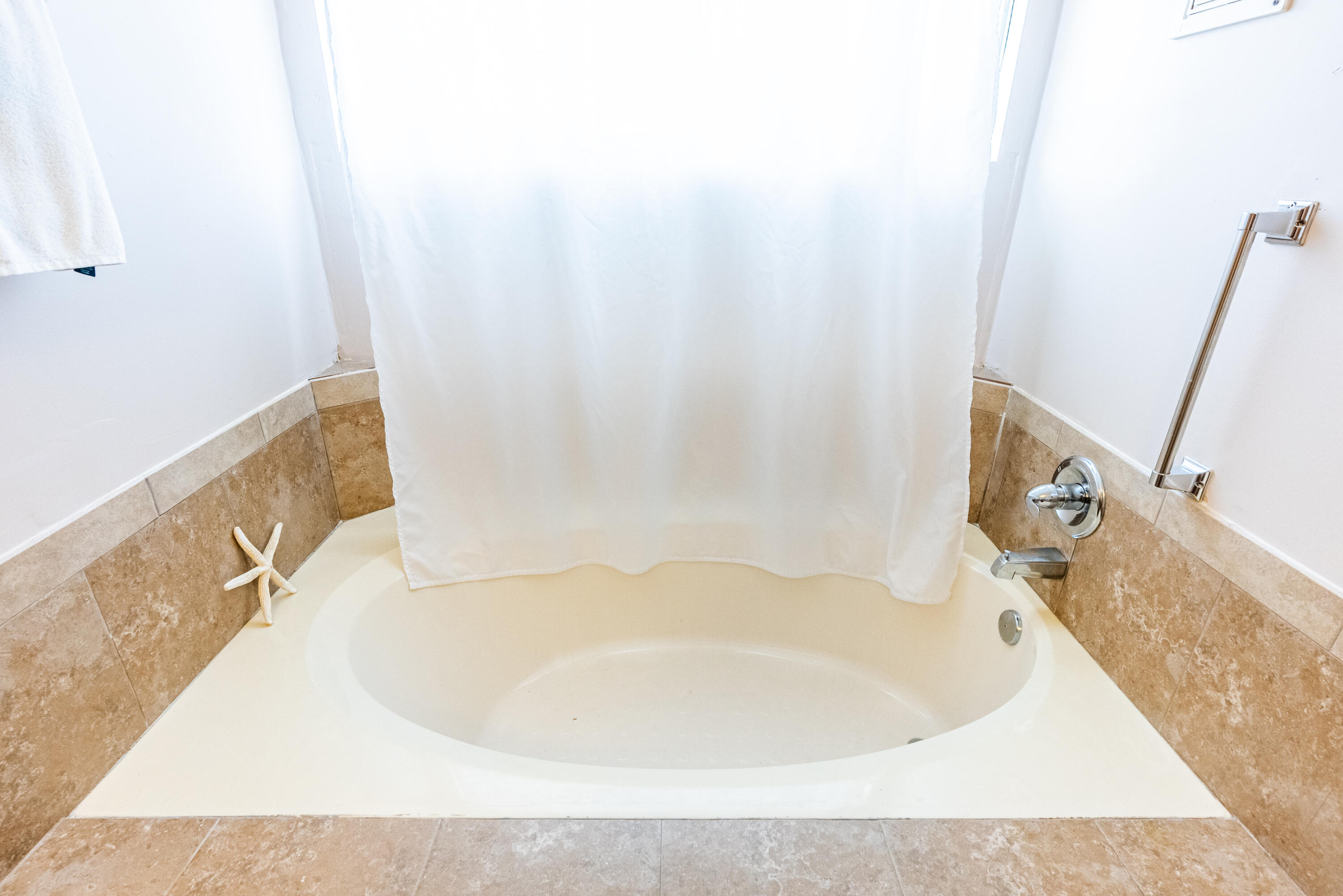 LAGUNA BEACH 7TH ADDN - Residential