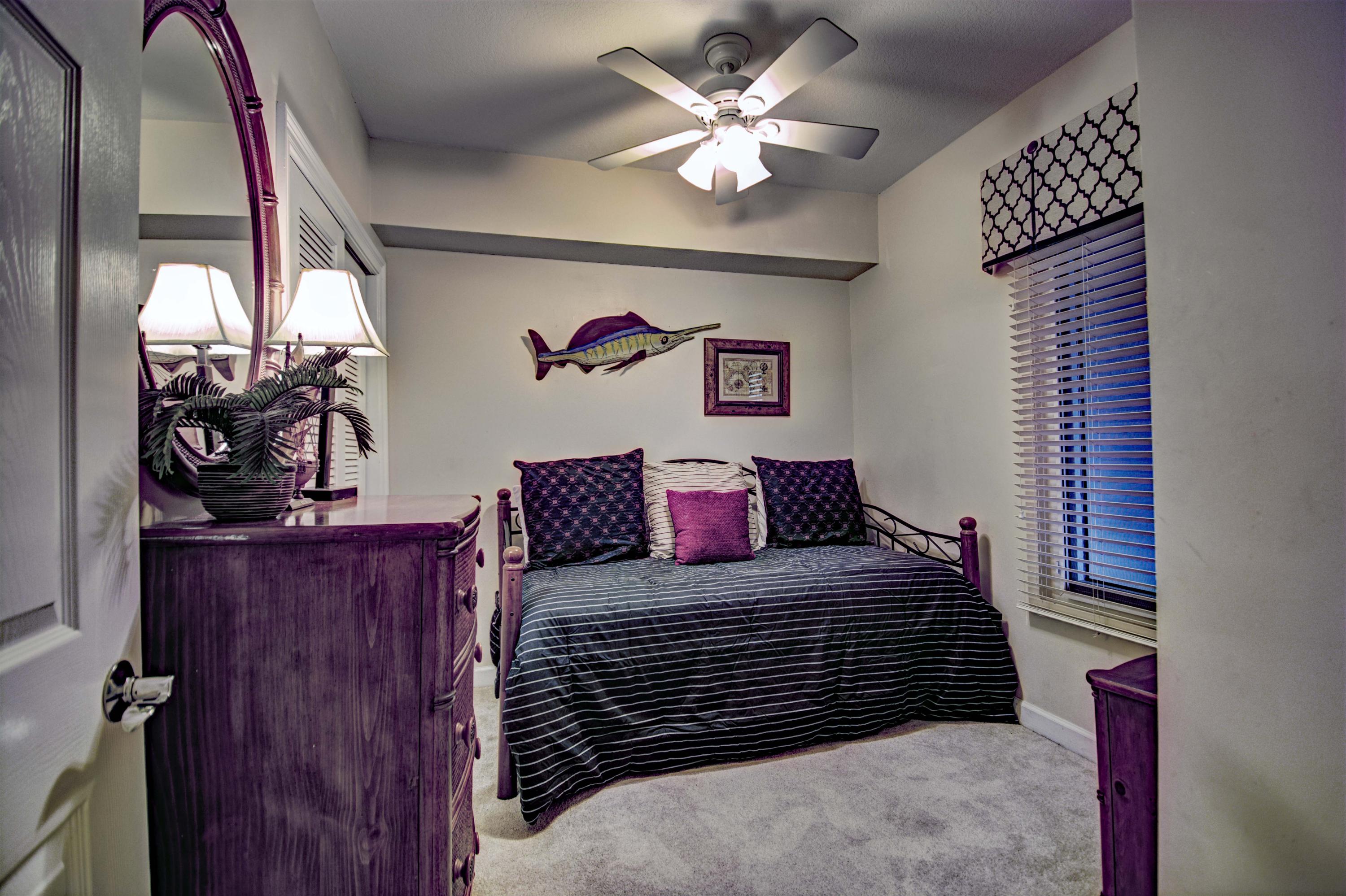 STERLING SHORES - Residential