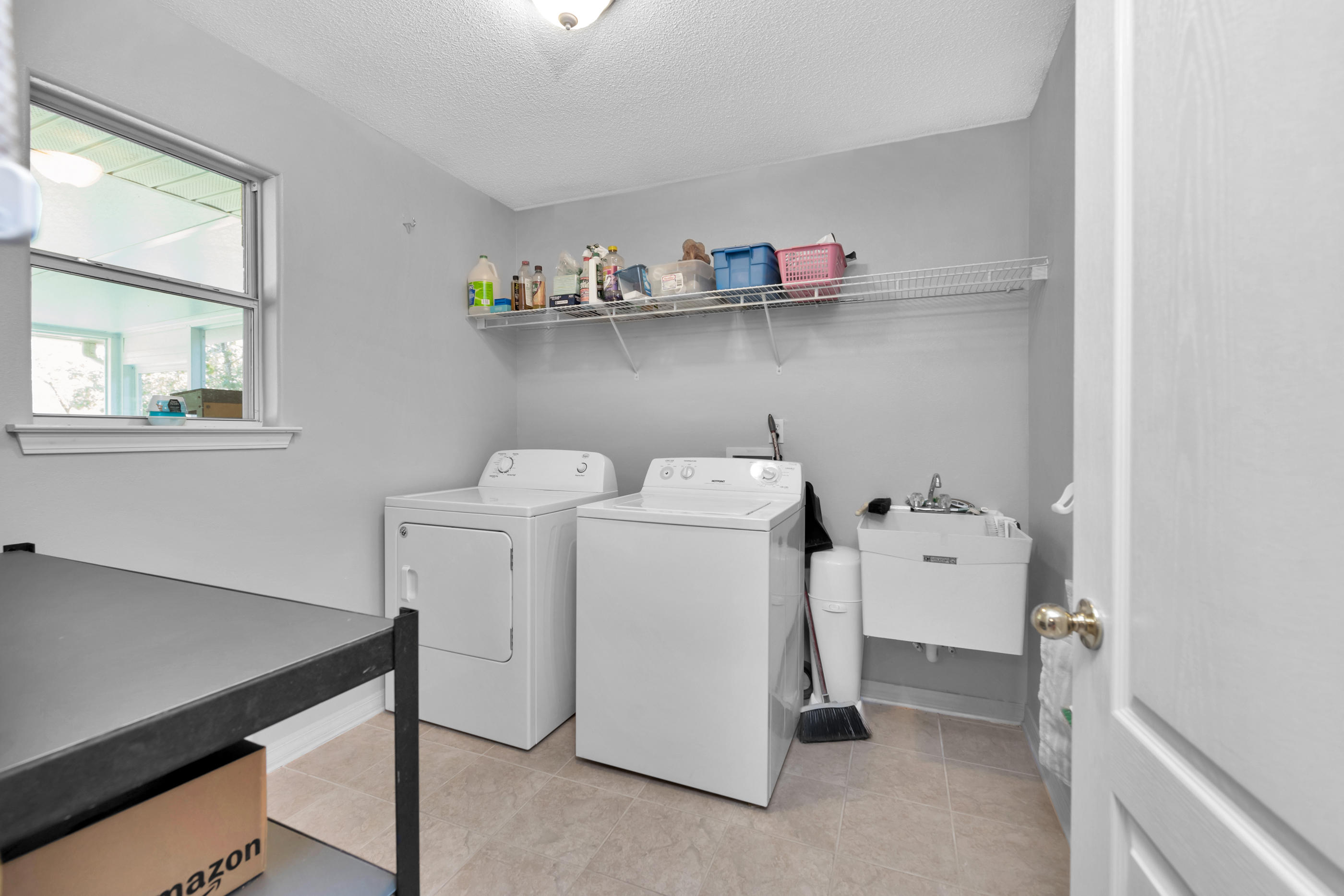 HOLLEY BY THE SEA - Residential