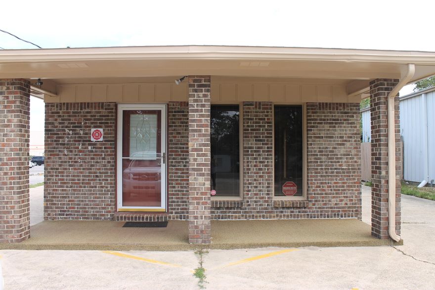 This is a great property with a full parking lot, lighted sign at the road at Kelly Ave, and fenced parking in the back of the property with a storage facility! The inside features a large receiving room or office, two additional offices, bathroom, and storage room inside the building. The back storage shed has power run and the property is ready to rent! HVAC unit is only a couple of years old.