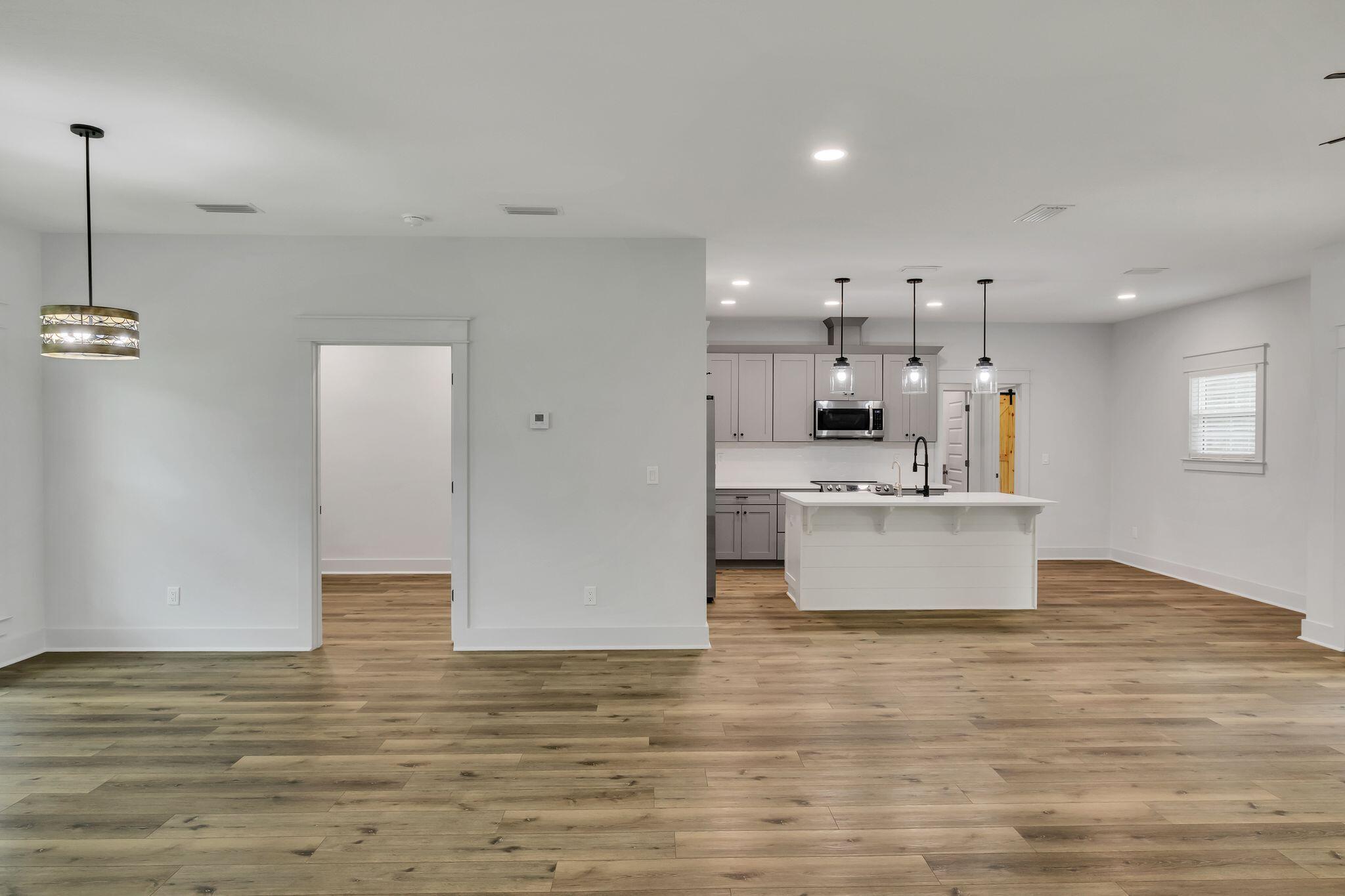 GARDEN CITY - Residential Lease