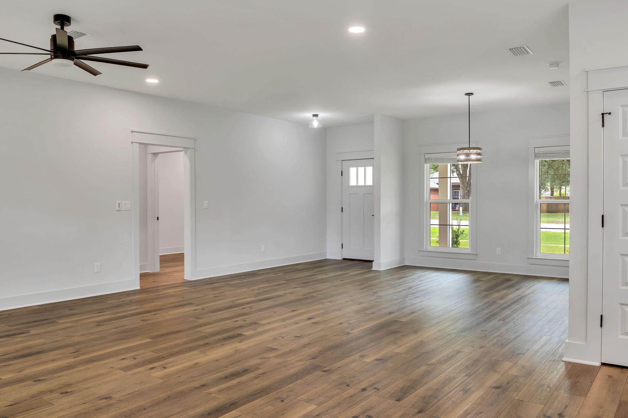 GARDEN CITY - Residential Lease