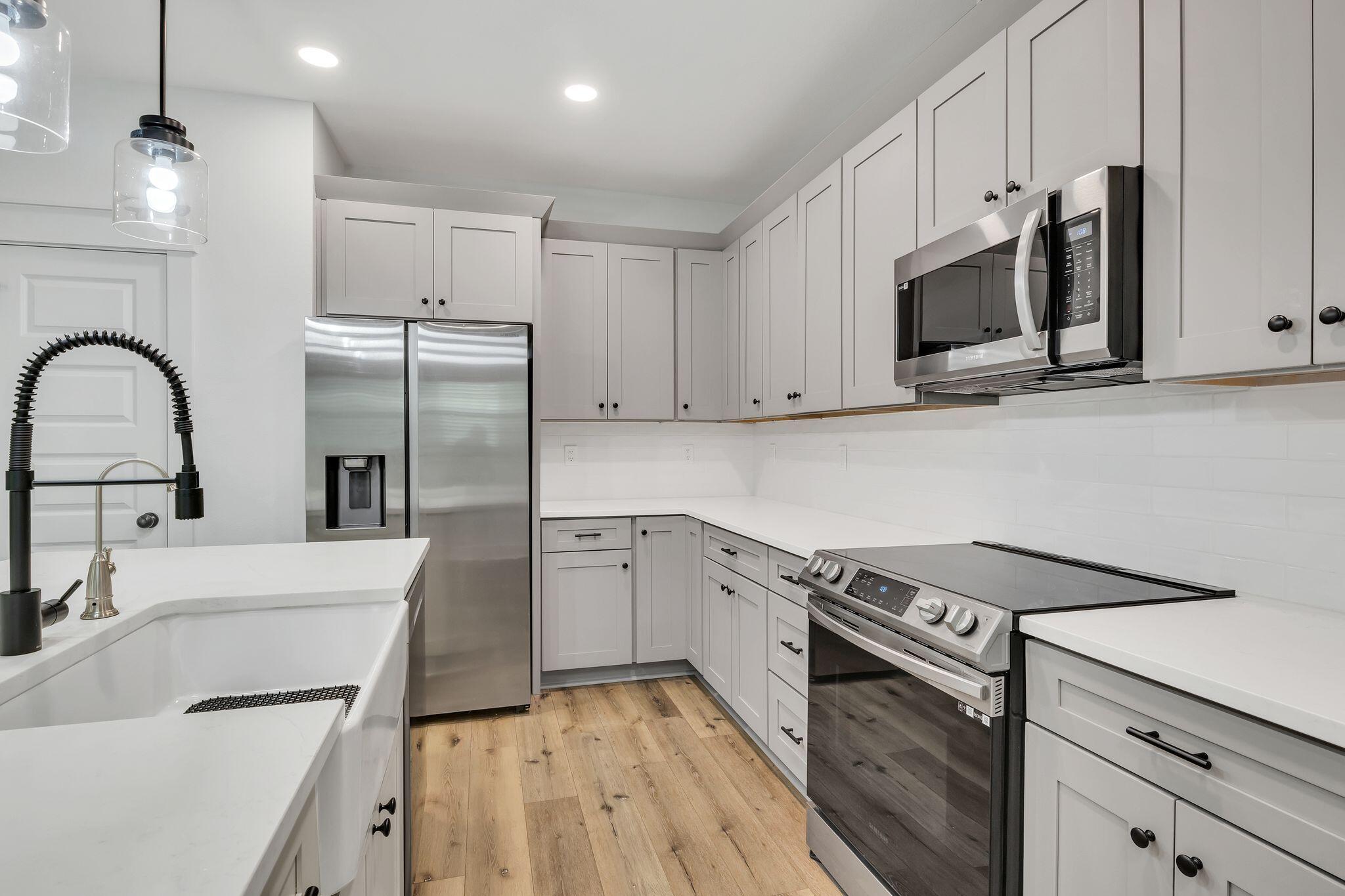 GARDEN CITY - Residential Lease