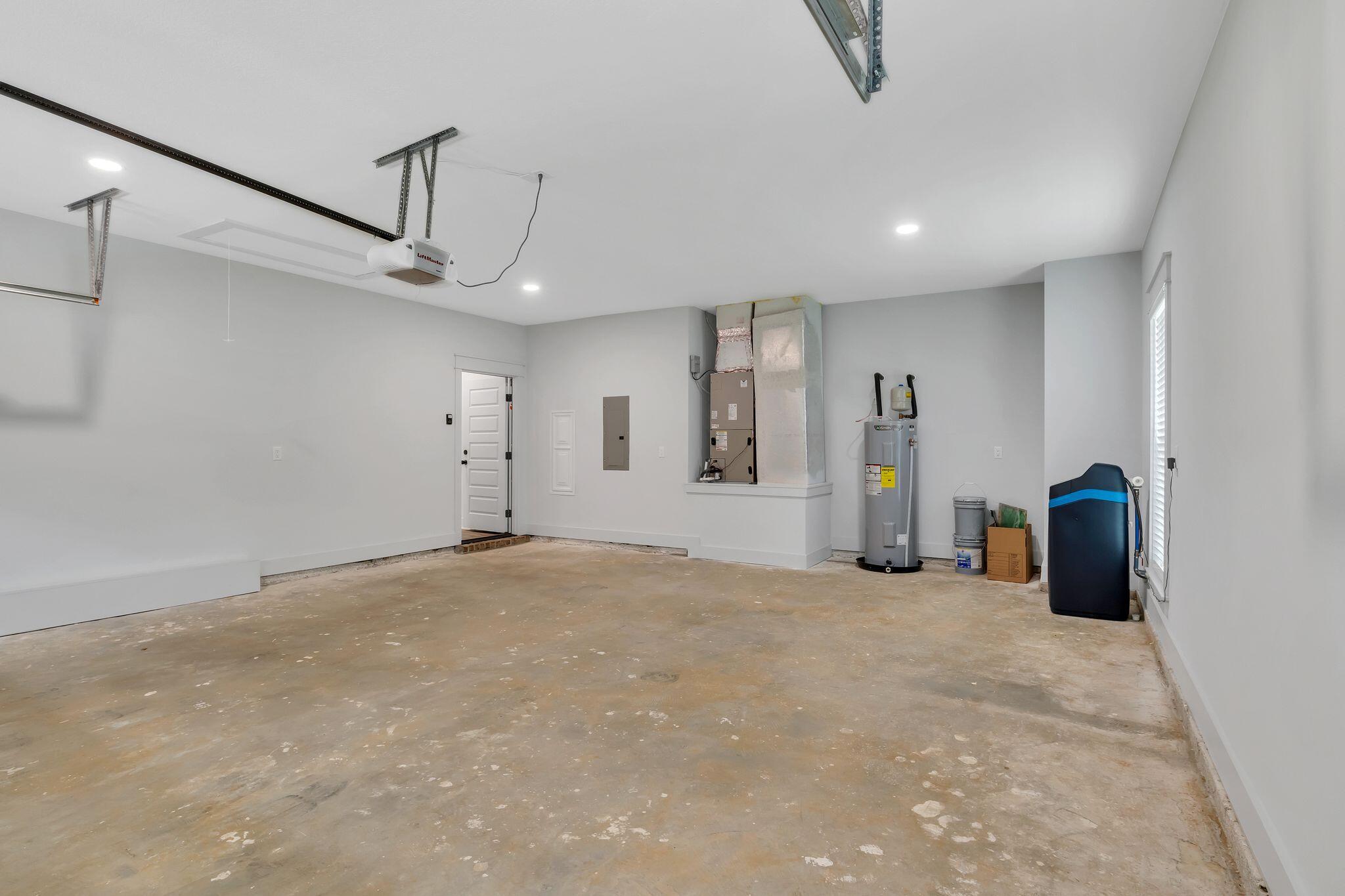 GARDEN CITY - Residential Lease