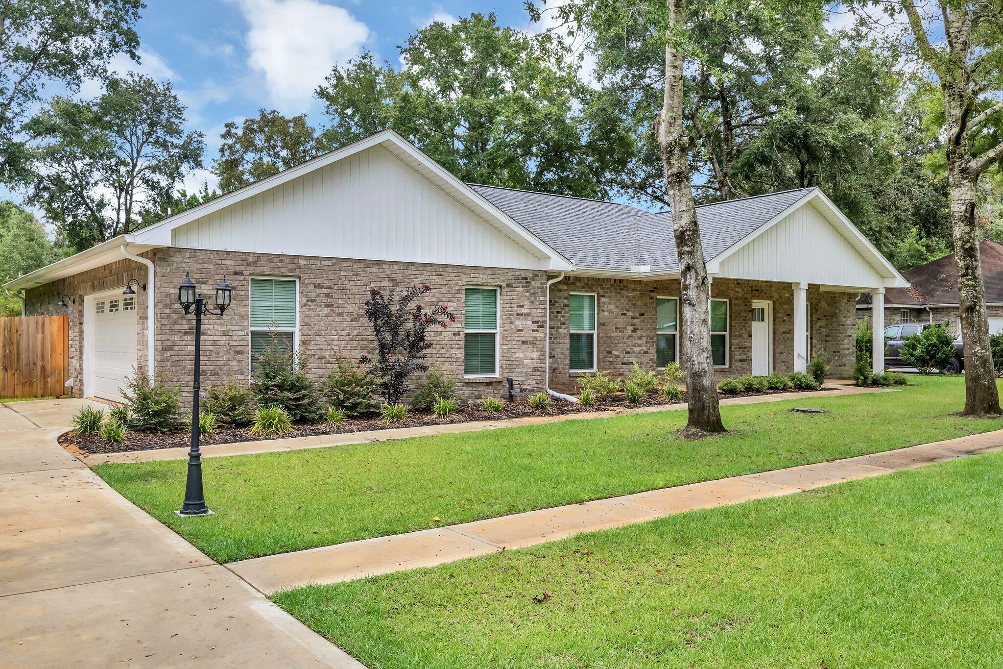 GARDEN CITY - Residential Lease