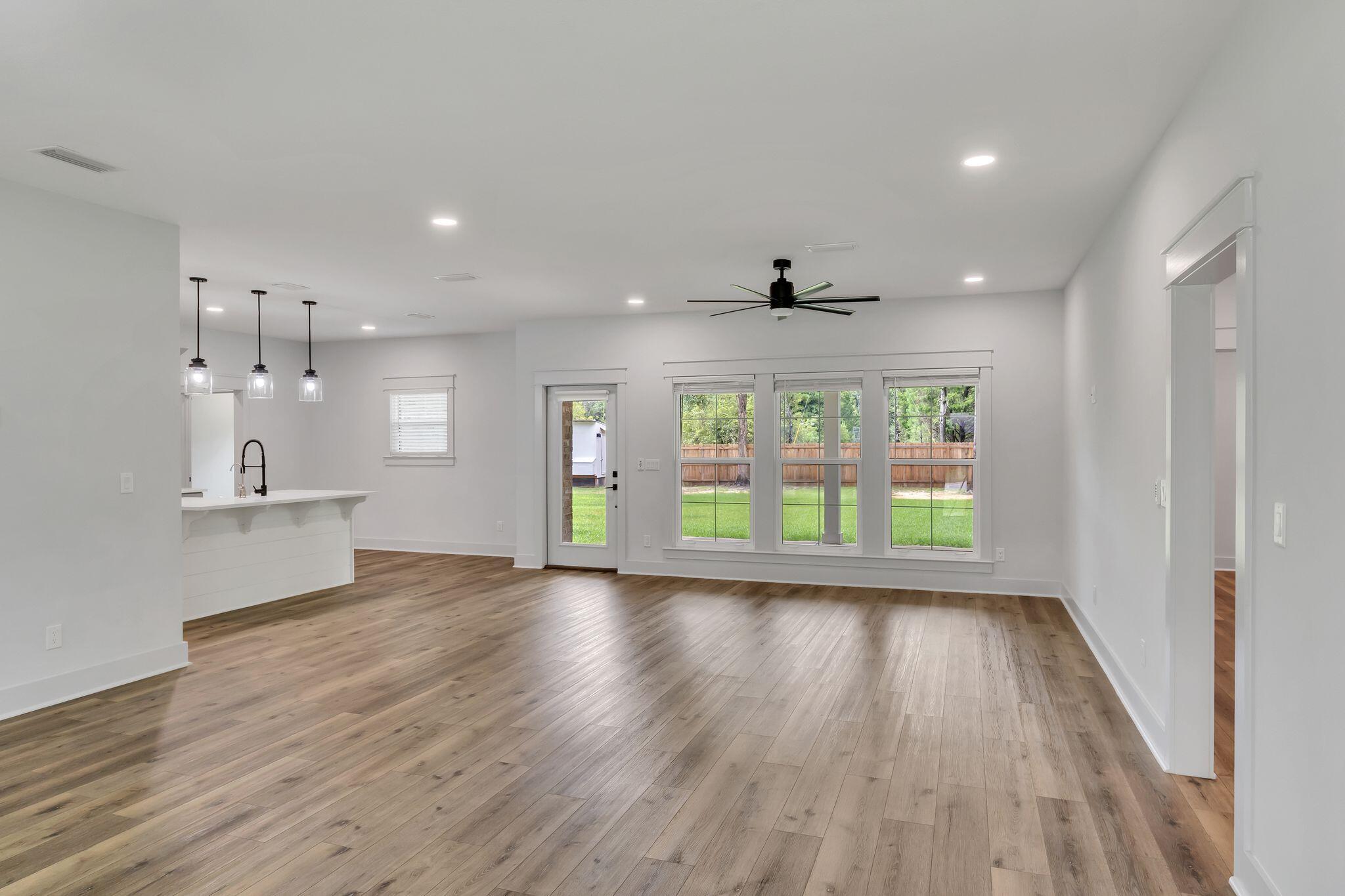 GARDEN CITY - Residential Lease