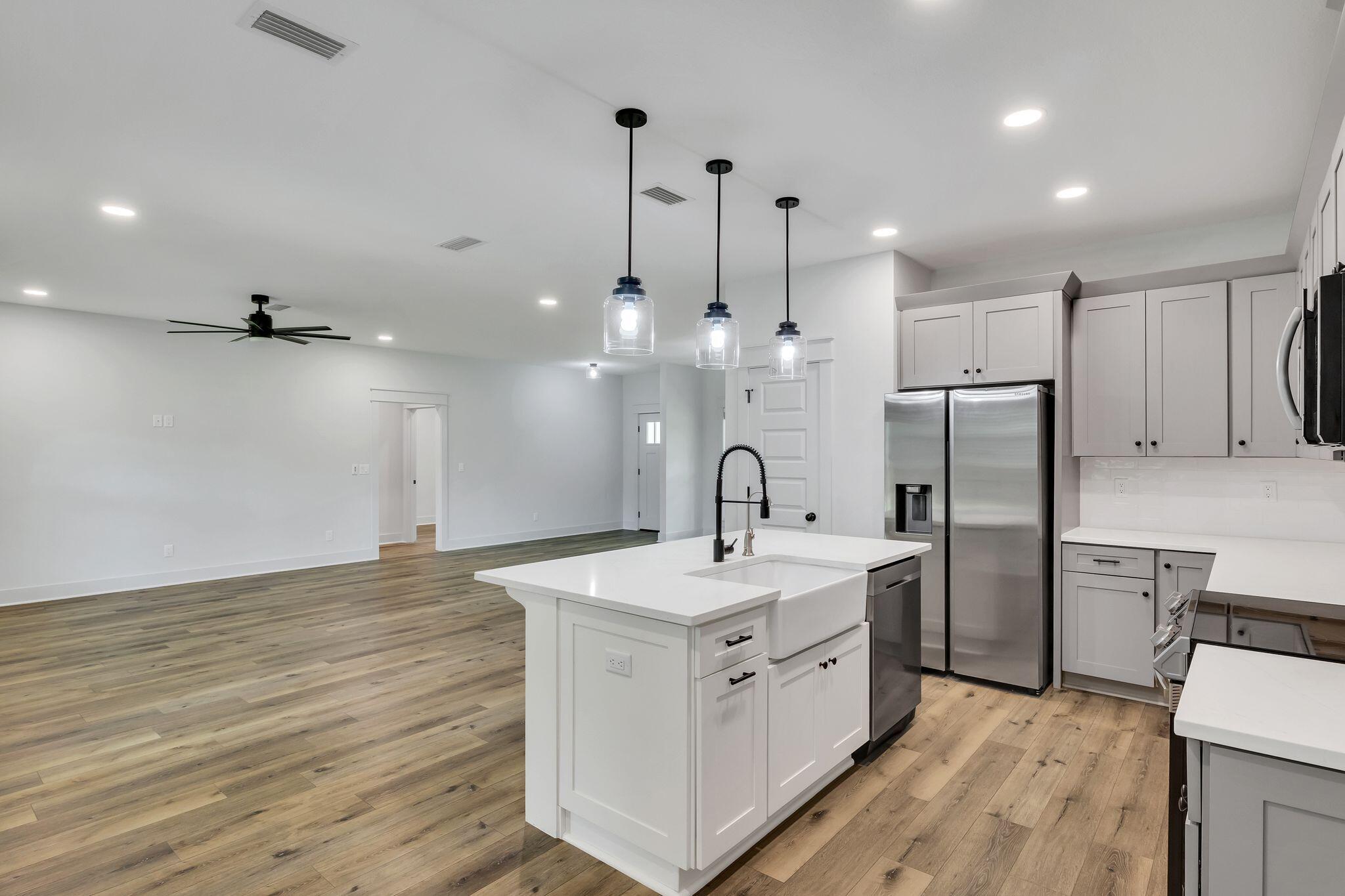 GARDEN CITY - Residential Lease