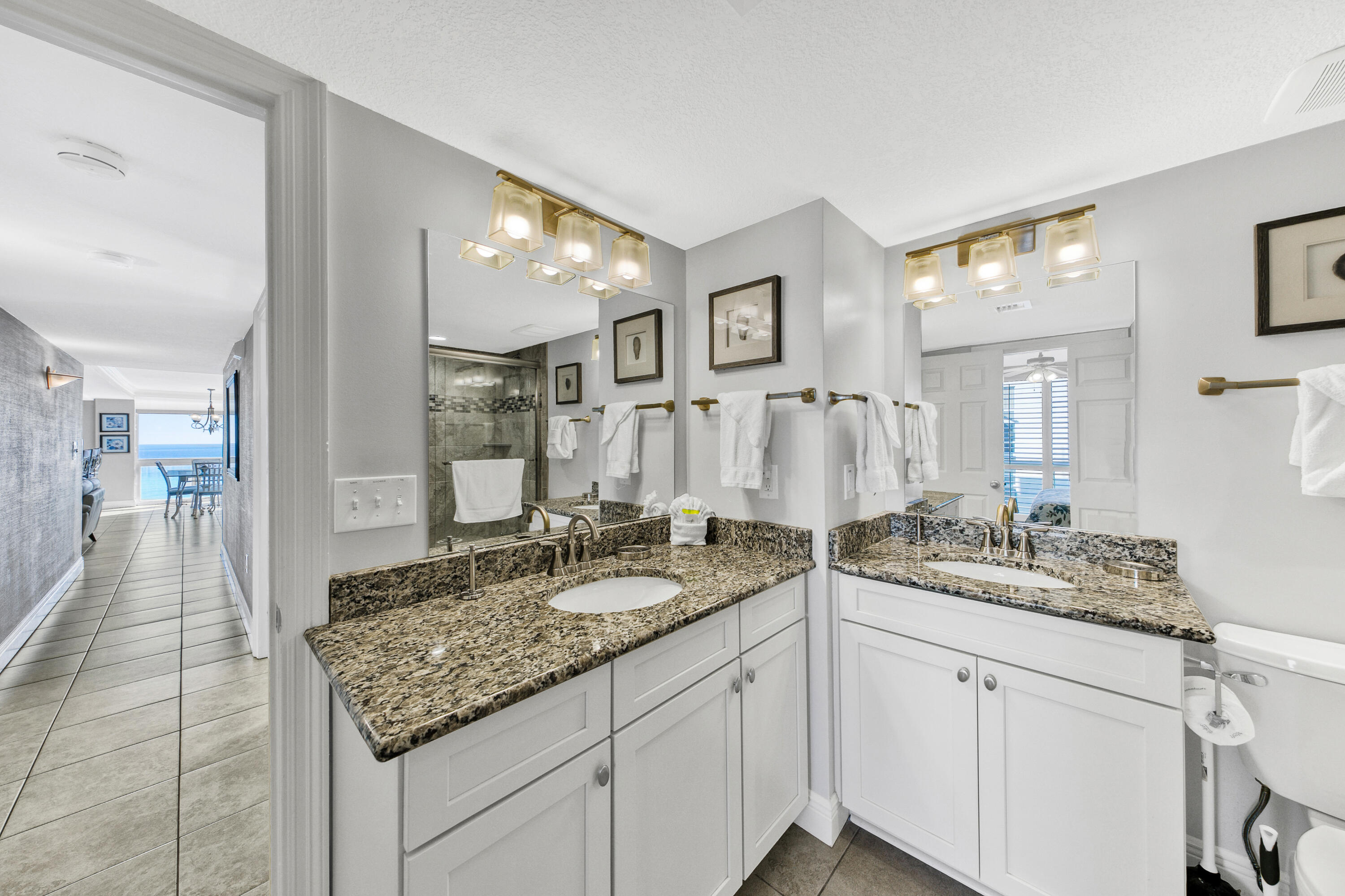 SHORELINE TOWERS 11 - Residential