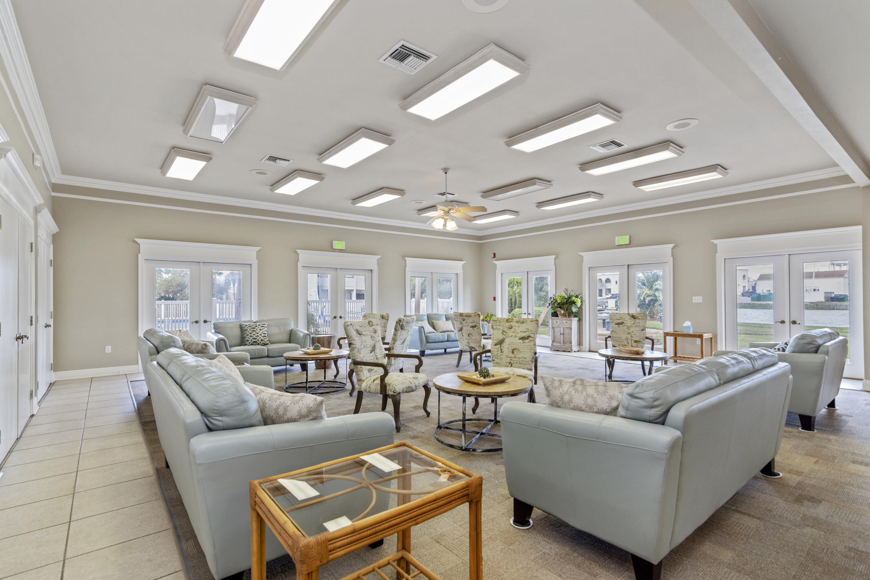 SHORELINE TOWERS 11 - Residential